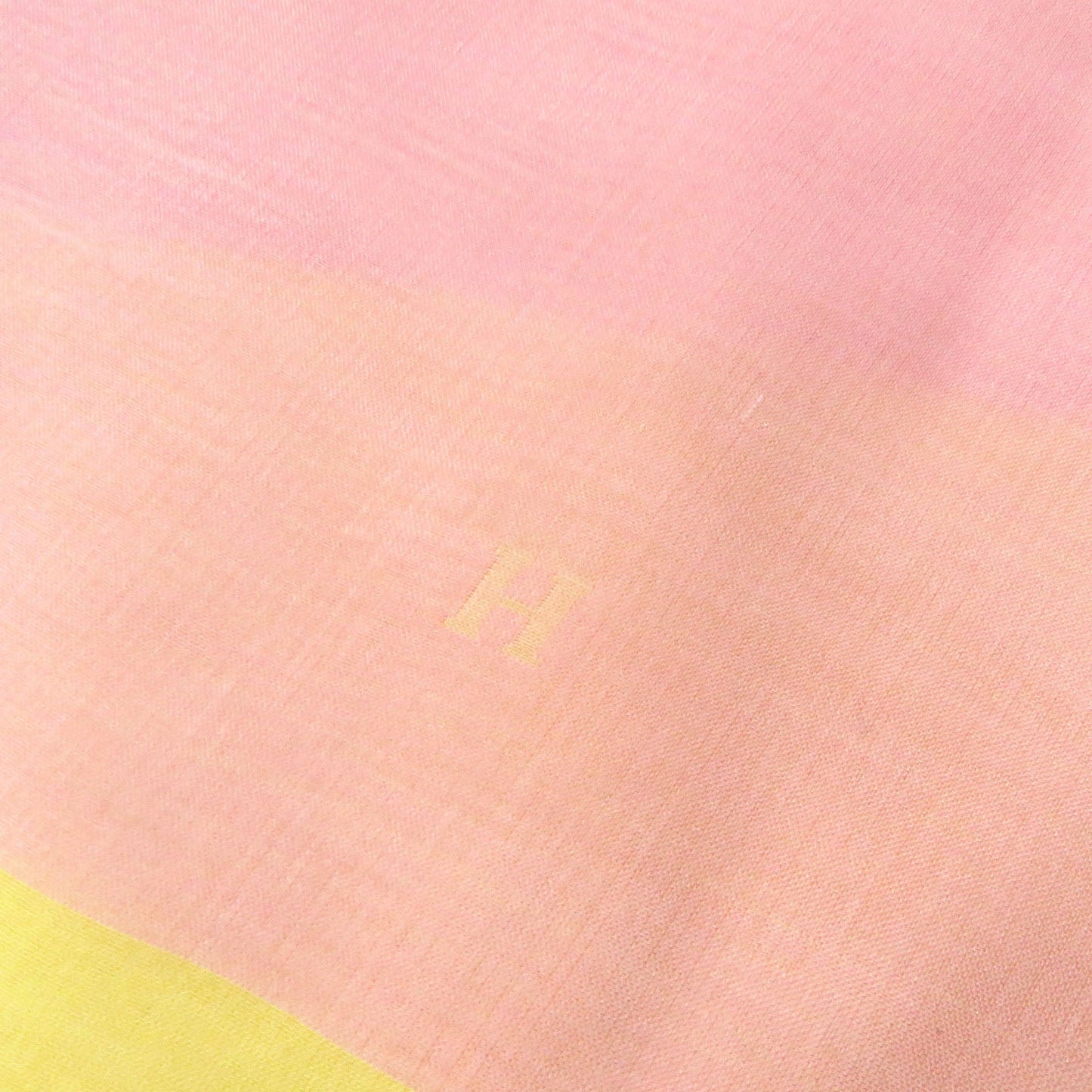 HERMES Stall Main: 100% silk Pink Yellow Women