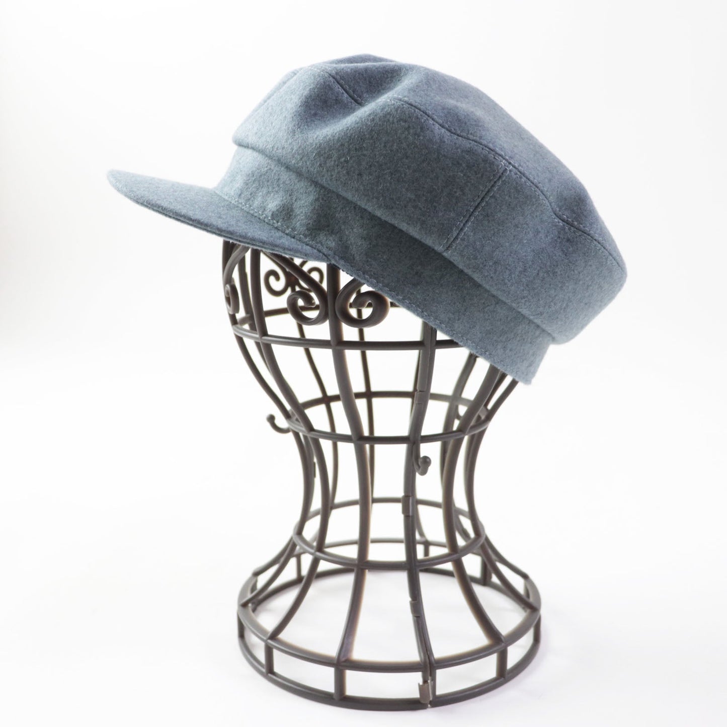 HERMES Casquette Outer: 100% cashmere, Lining: 65% viscose (rayon), Lining: 35% silk, Lining trim: 56% cotton, 44% viscose Lining decoration: 100% polyester blue Dauville Women 57