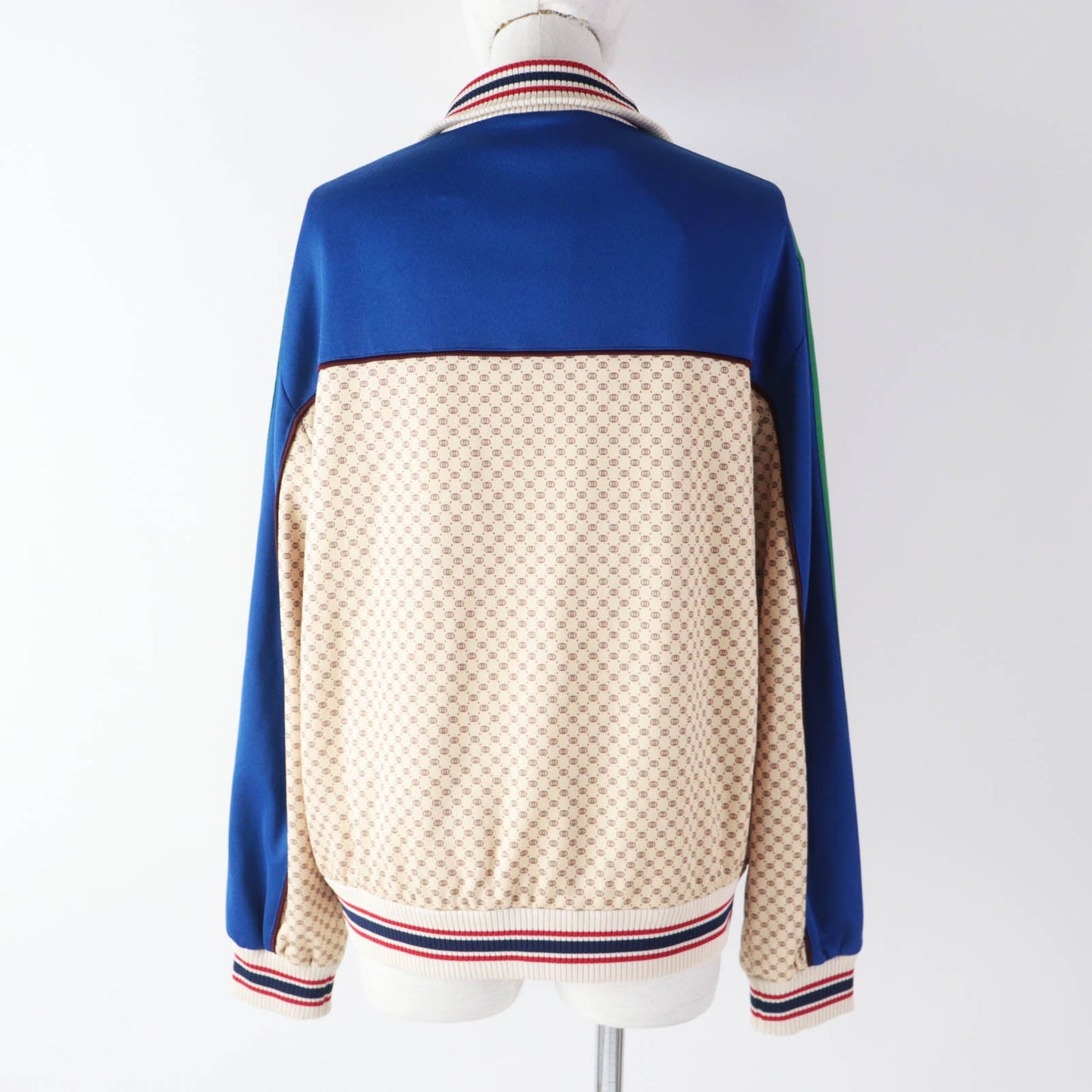 GUCCI Jacket 655196 Outer: 55% polyester, Outer: 45% cotton, Lining: 100% cotton, Part: 100% polyester, Trimming: 93% polyester, 5% nylon, 2% polyurethane, Trimming 2: 100% nylon Multi Interlocking G print jersey jacket Women M