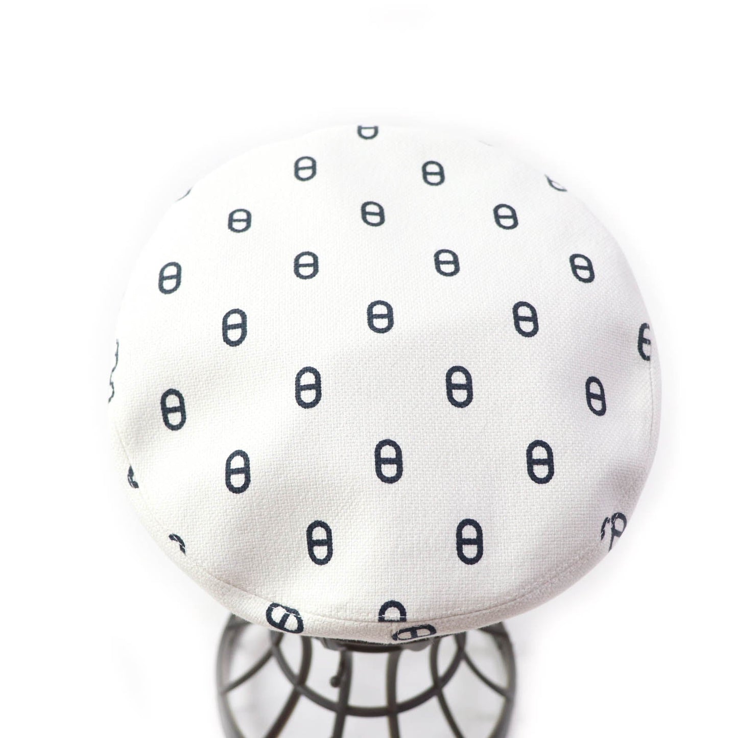 HERMES Casquette Outer: 98% cotton, Outer: 2% polyurethane, Lining: 54% cotton, Lining: 46% silk, Lining trim: 56% cotton, 44% rayon White navy Vauban Women 56
