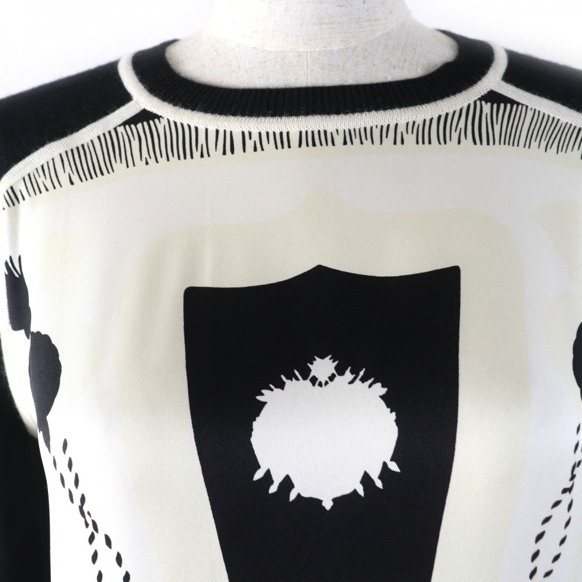 HERMES one piece Part: 100% silk, Main: 50% cashmere, Main: 50% silk, Part: 50% silk, Part: 49% cashmere Black White Poste et Cavalerie Sabre Bag Women 34