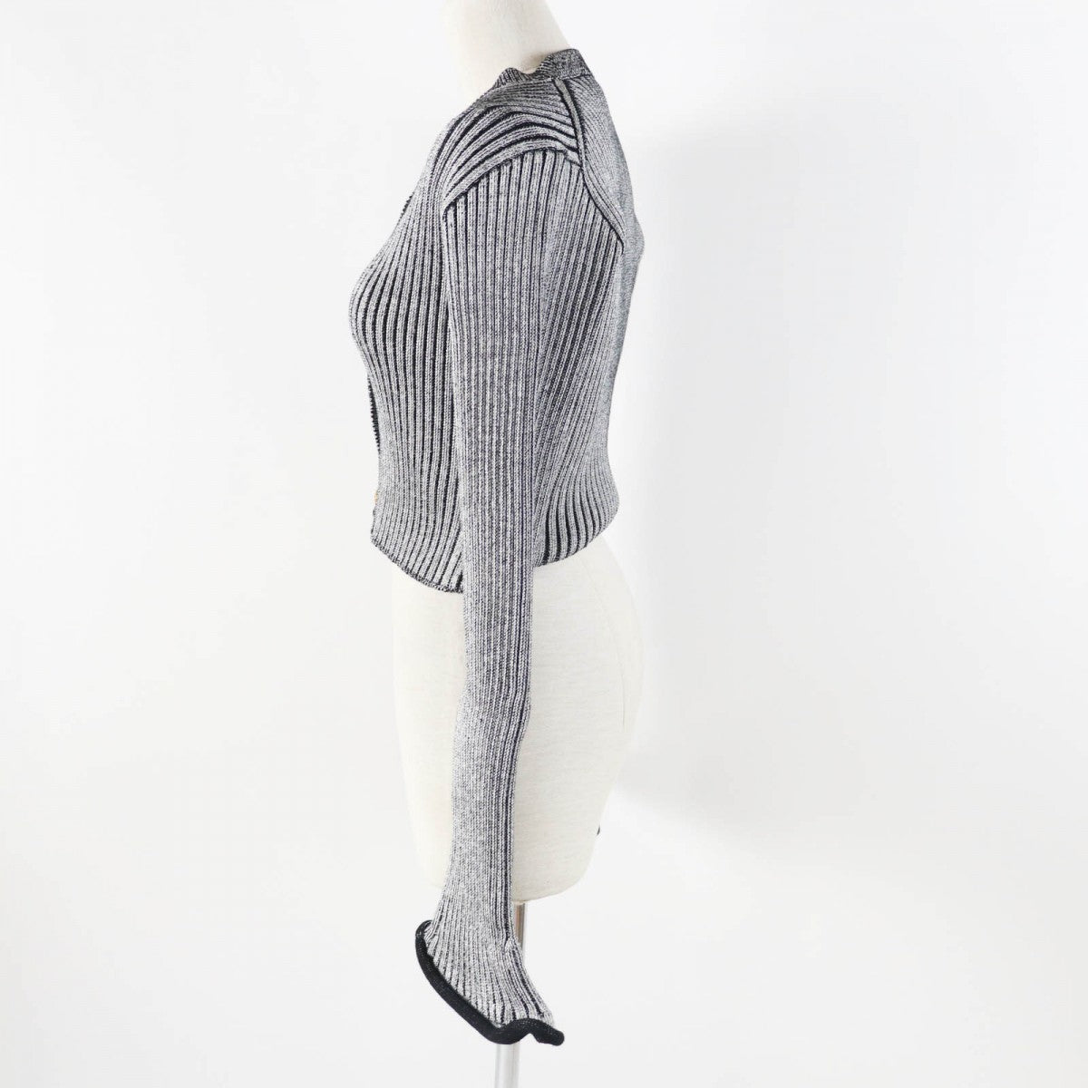 LOUIS VUITTON cardigan Outer material: 47% rayon, 45% wool, 7% nylon, 1% polyurethane Black Grey Trumpet Sleeve Women M