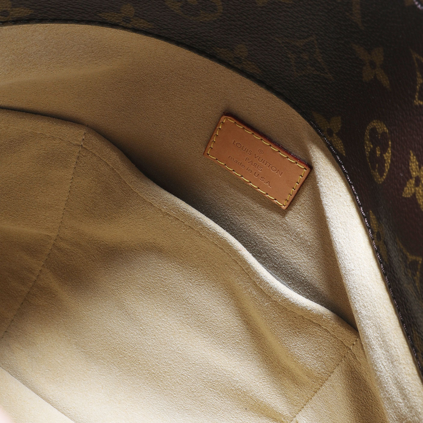 Louis Vuitton Louis Vuitton Monogram Canvas Artsy MM