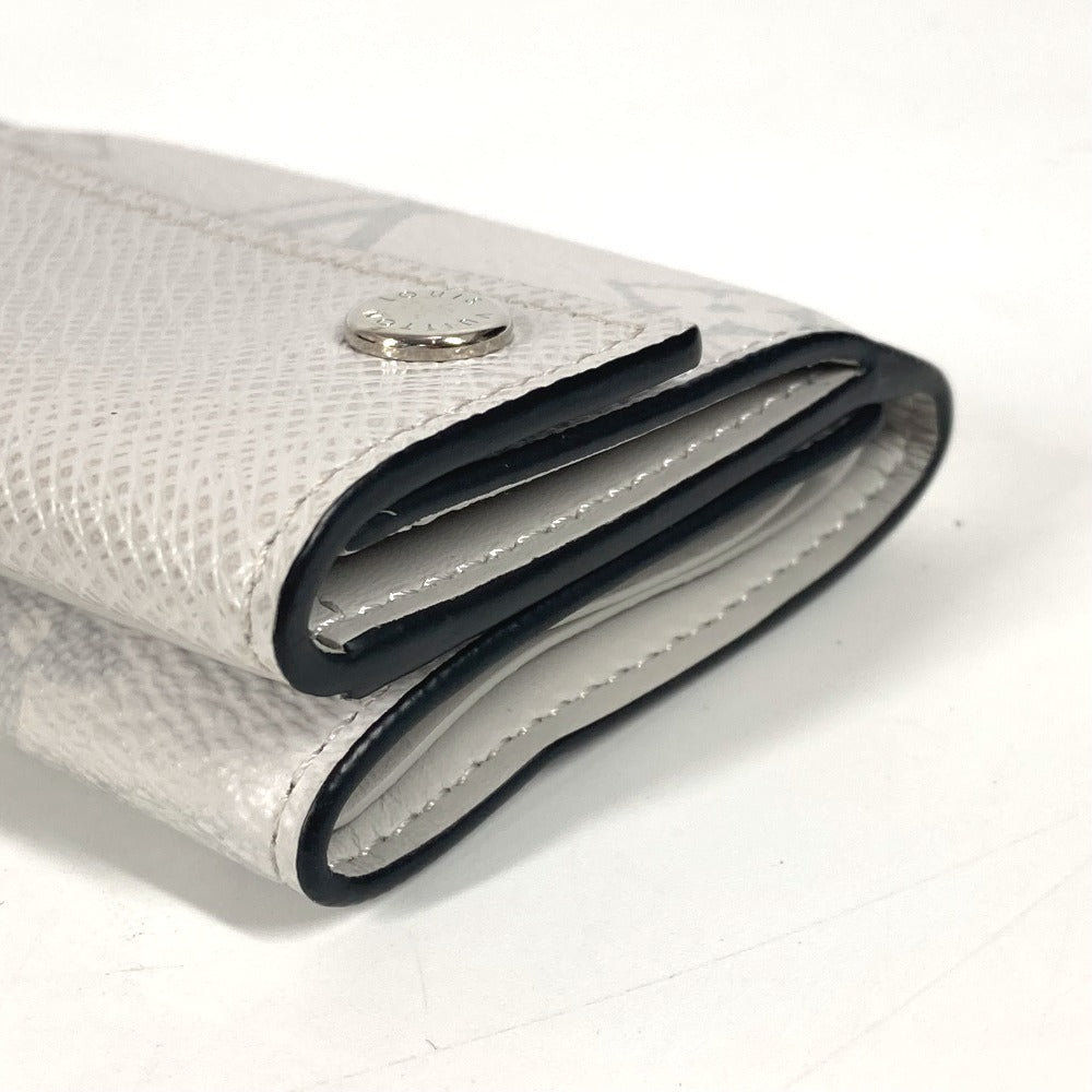 LOUIS VUITTON Trifold wallet M30899 Taiga Leather, Monogram Canvas white Taigalama Discovery Compact Wallet unisex(Unisex)