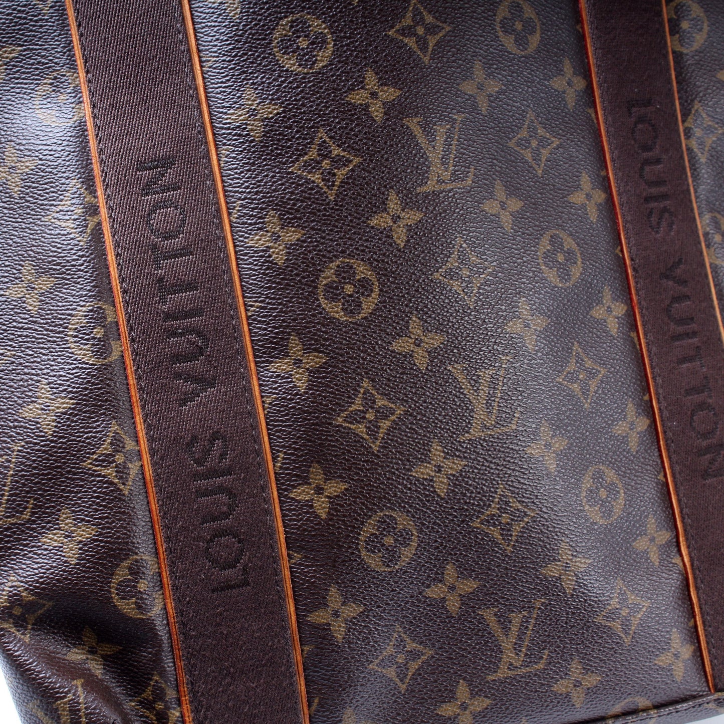 Louis Vuitton Cabas Beaubourg Monogram