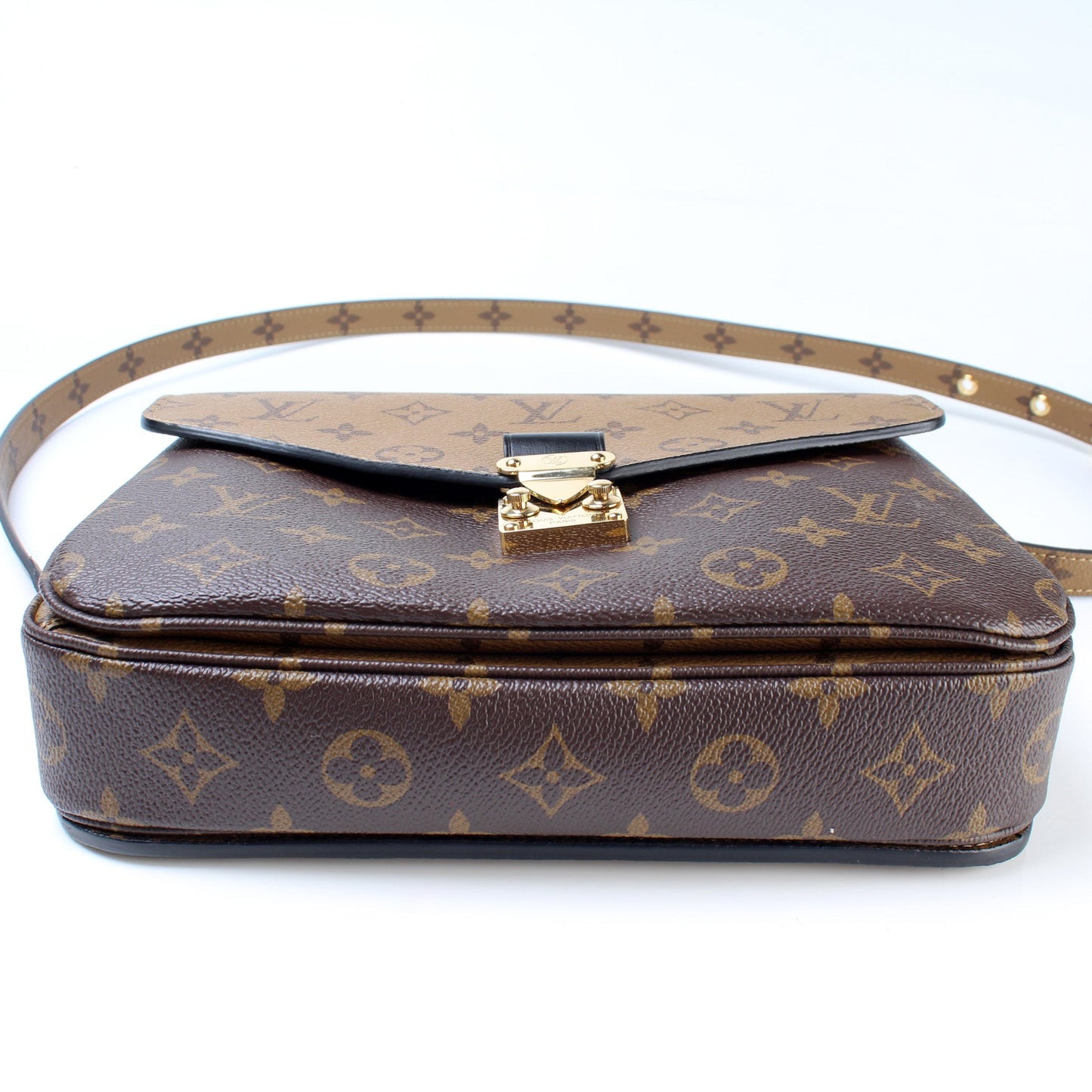 Louis Vuitton Pochette Metis Reverse Monogram