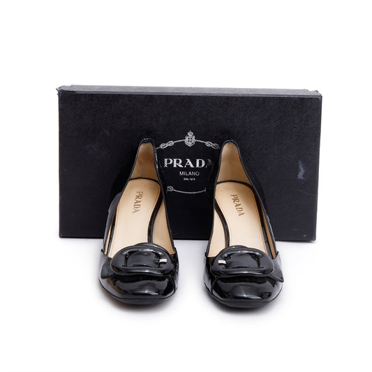 Prada Black Vernis Leather Buckle Accent Pump Shoes, Size 39