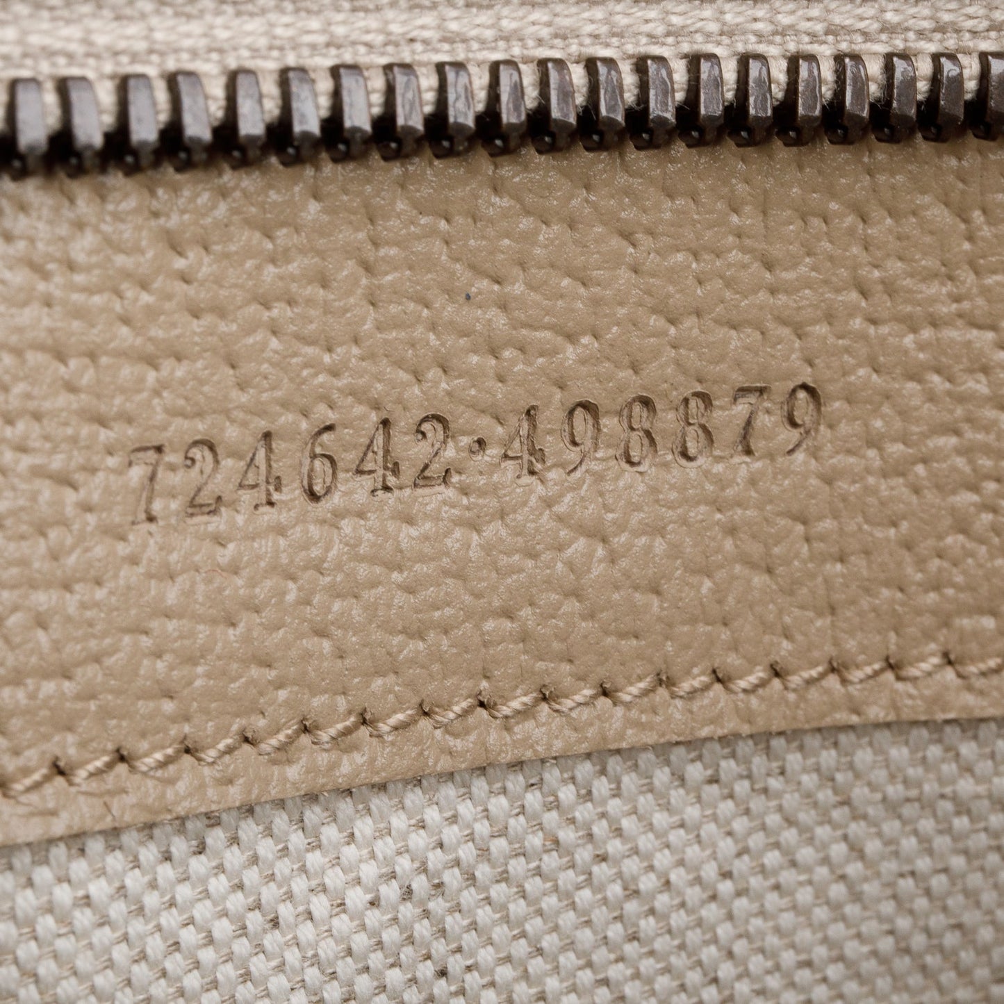 Gucci Beige GG Supreme Monogram Textured Dollar Calfskin Medium Savoy Duffle Bag