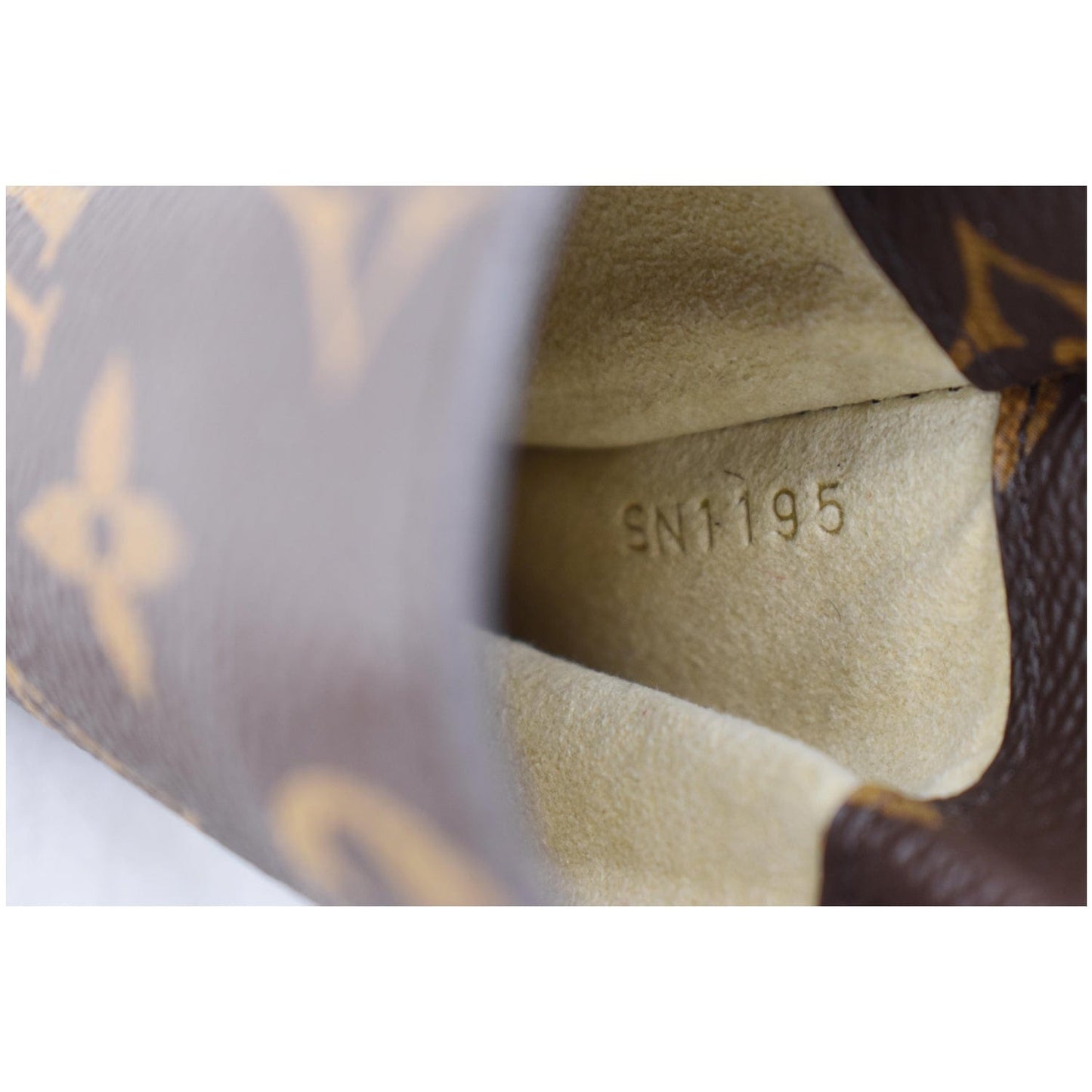 LOUIS VUITTON GM Monogram Canvas Glasses Case Brown