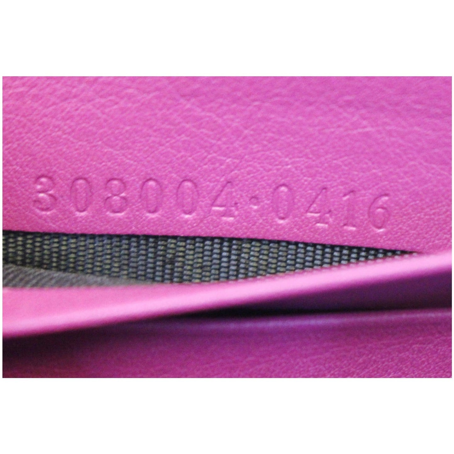 GUCCI Soho Interlocking G Leather Zip Around Wallet Fuchsia
