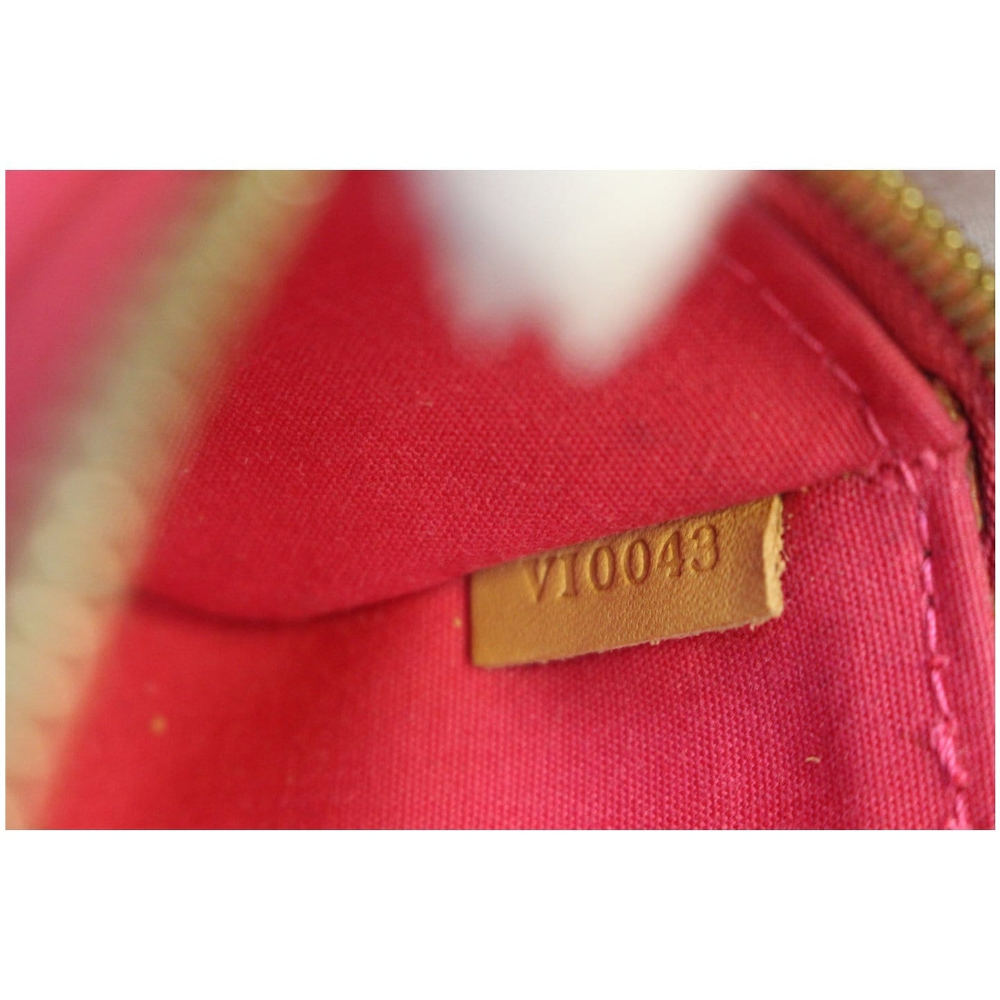 LOUIS VUITTON Sullivan Horizontal PM Monogram Vernis Cosmetic Handbag
