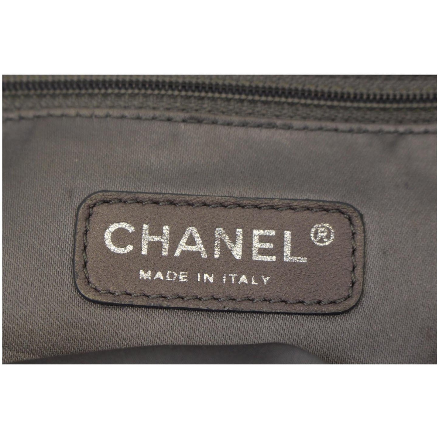 CHANEL Quilted Pattern Jumbo Single Flap Bag Black