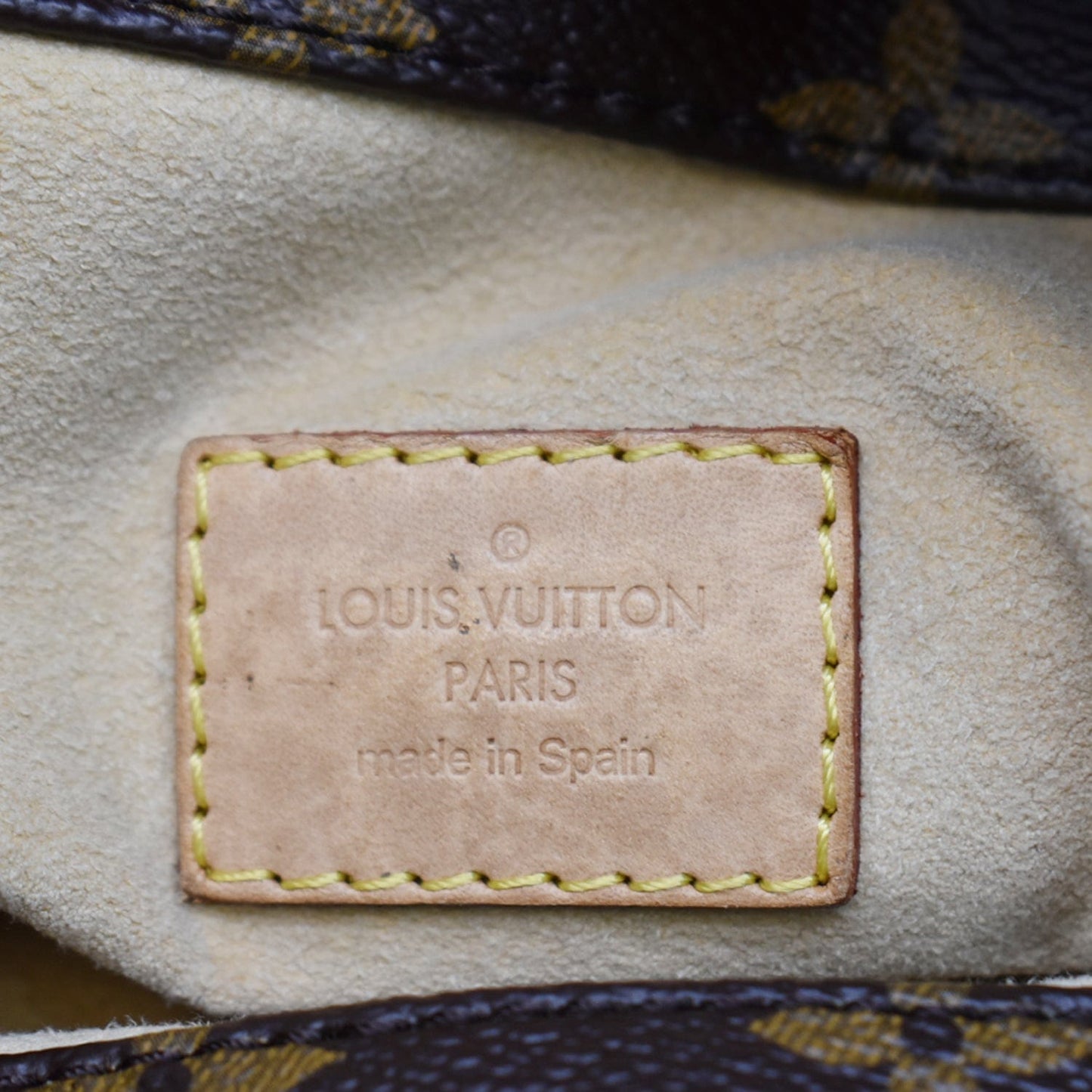 LOUIS VUITTON Artsy MM Monogram Canvas Hobo Bag Brown
