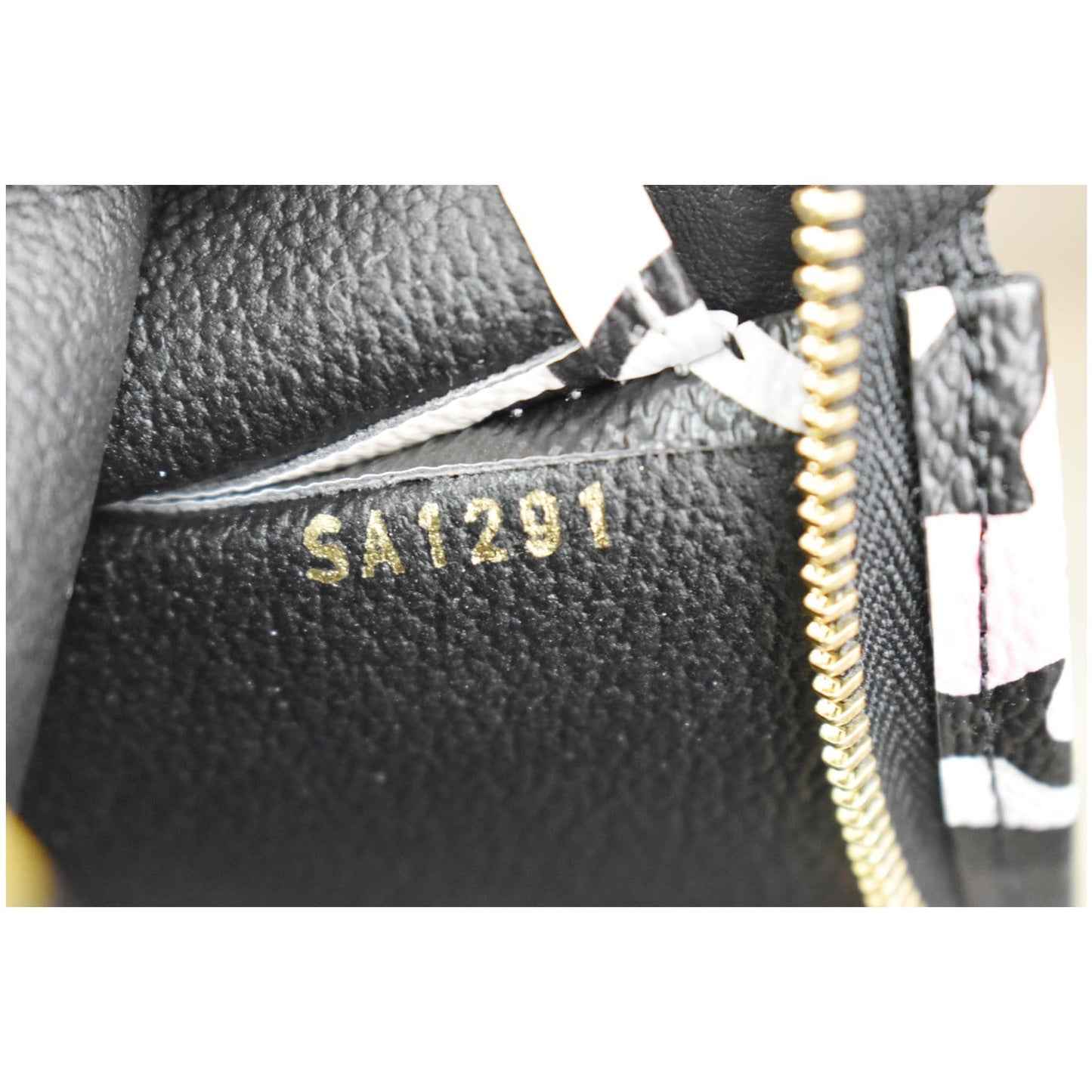 LOUIS VUITTON Wild At Heart Toiletry 26 Monogram Giant Cosmetics Pouch Black - 10% OFF