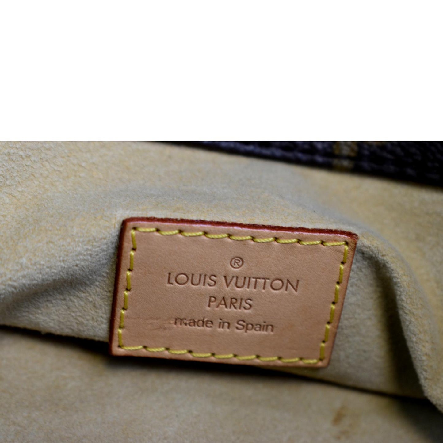LOUIS VUITTON Artsy MM Monogram Canvas Hobo Bag Brown