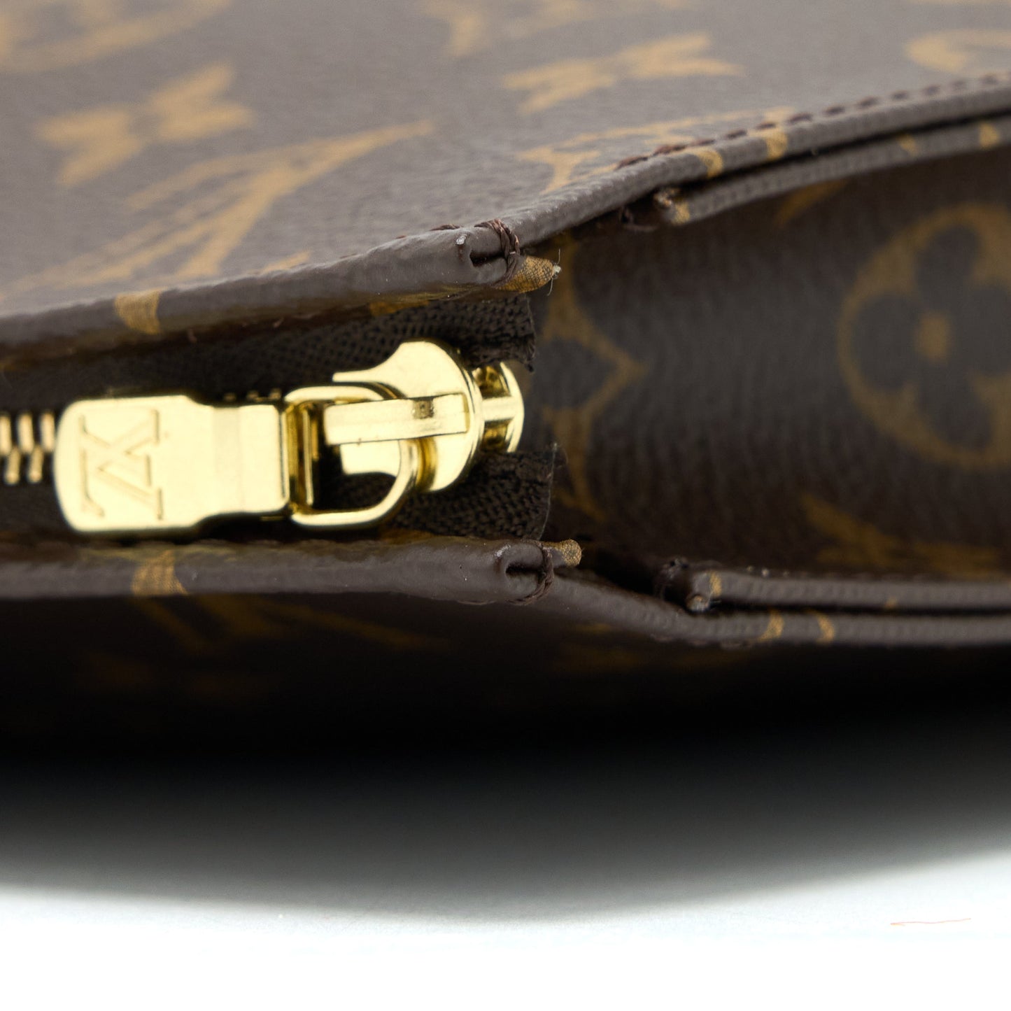 Louis Vuitton Toiletry Pochette 26 Monogram Canvas