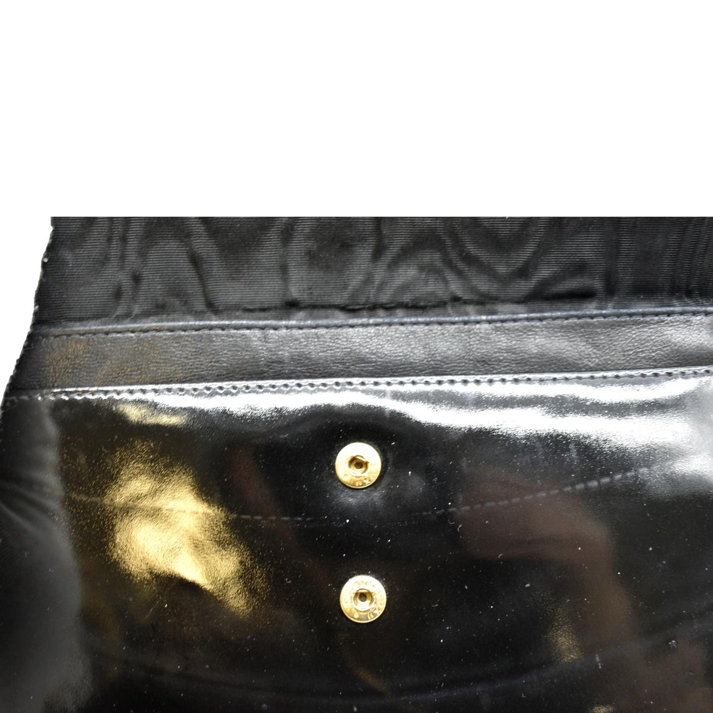 CHANEL Vintage CC Patent Leather Wallet Black
