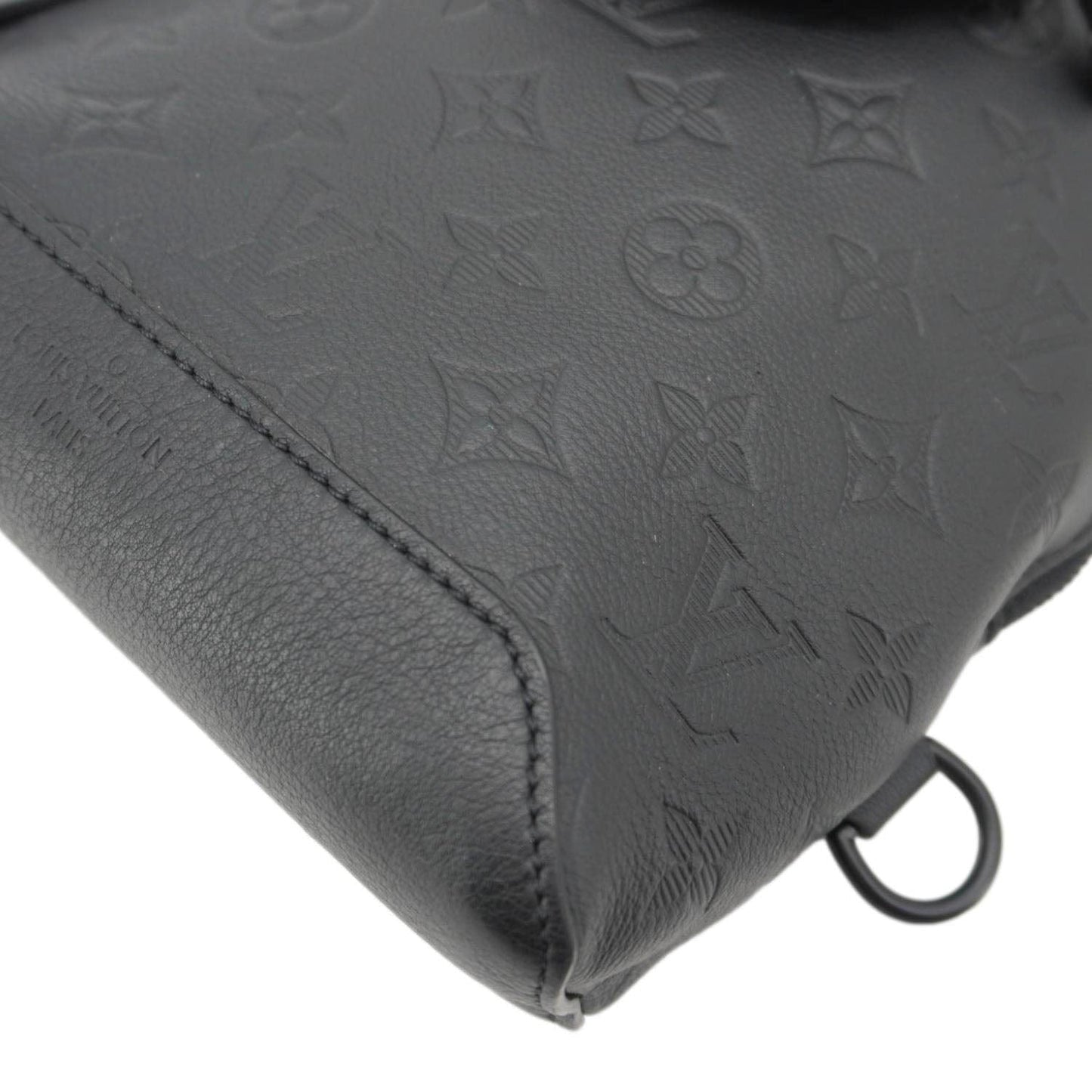 LOUIS VUITTON Duo Slingbag Taigarama Crossbody Bag Black