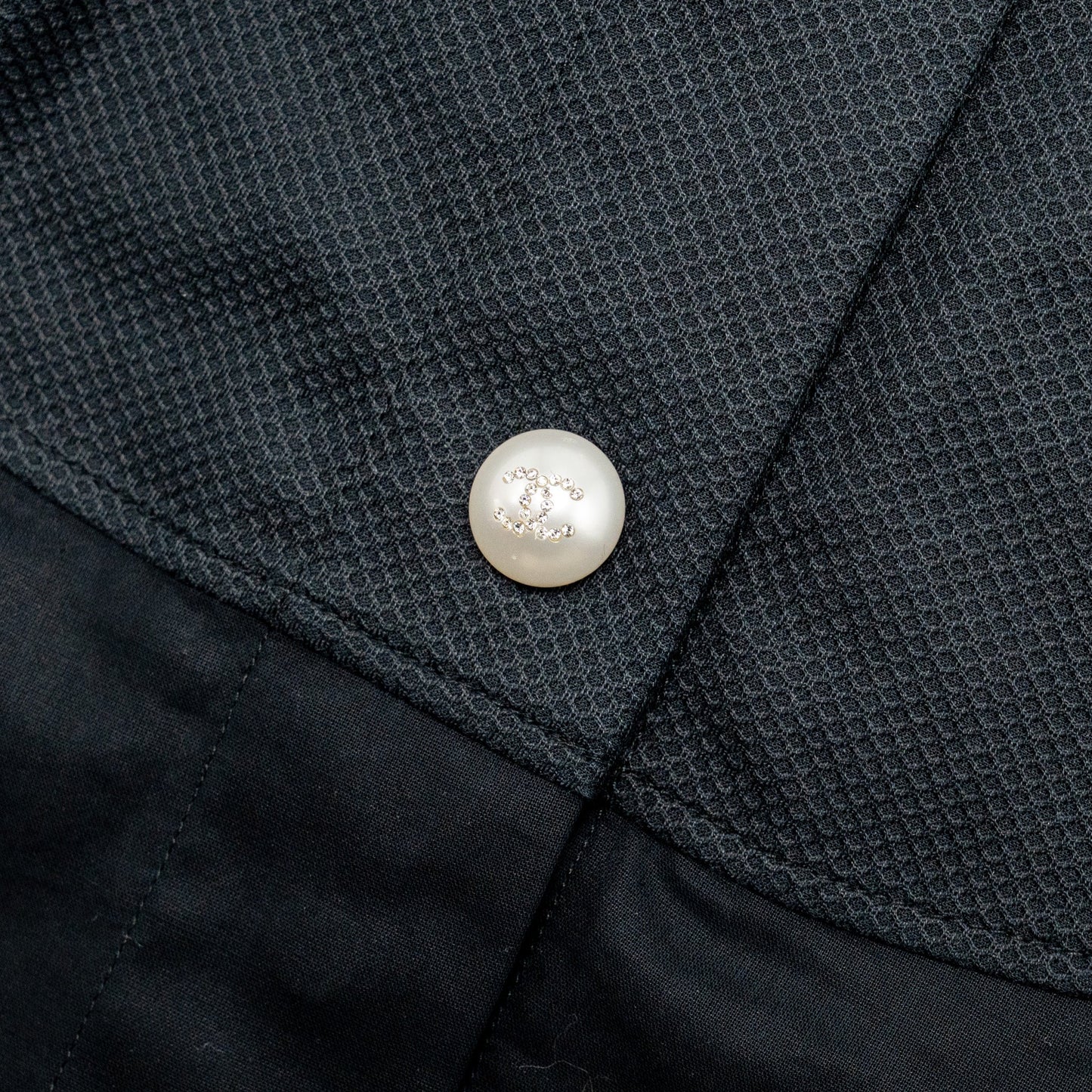 Chanel Size 36 Sleeveless Shirt Cotton Black
