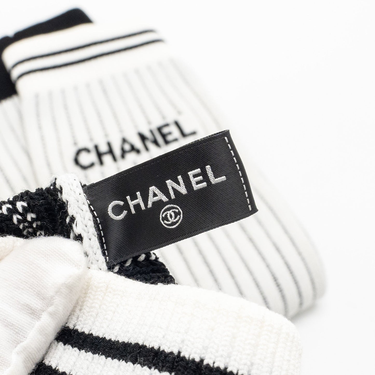 Chanel 24c CC Logo Gaiters Leg Warmers Cotton White