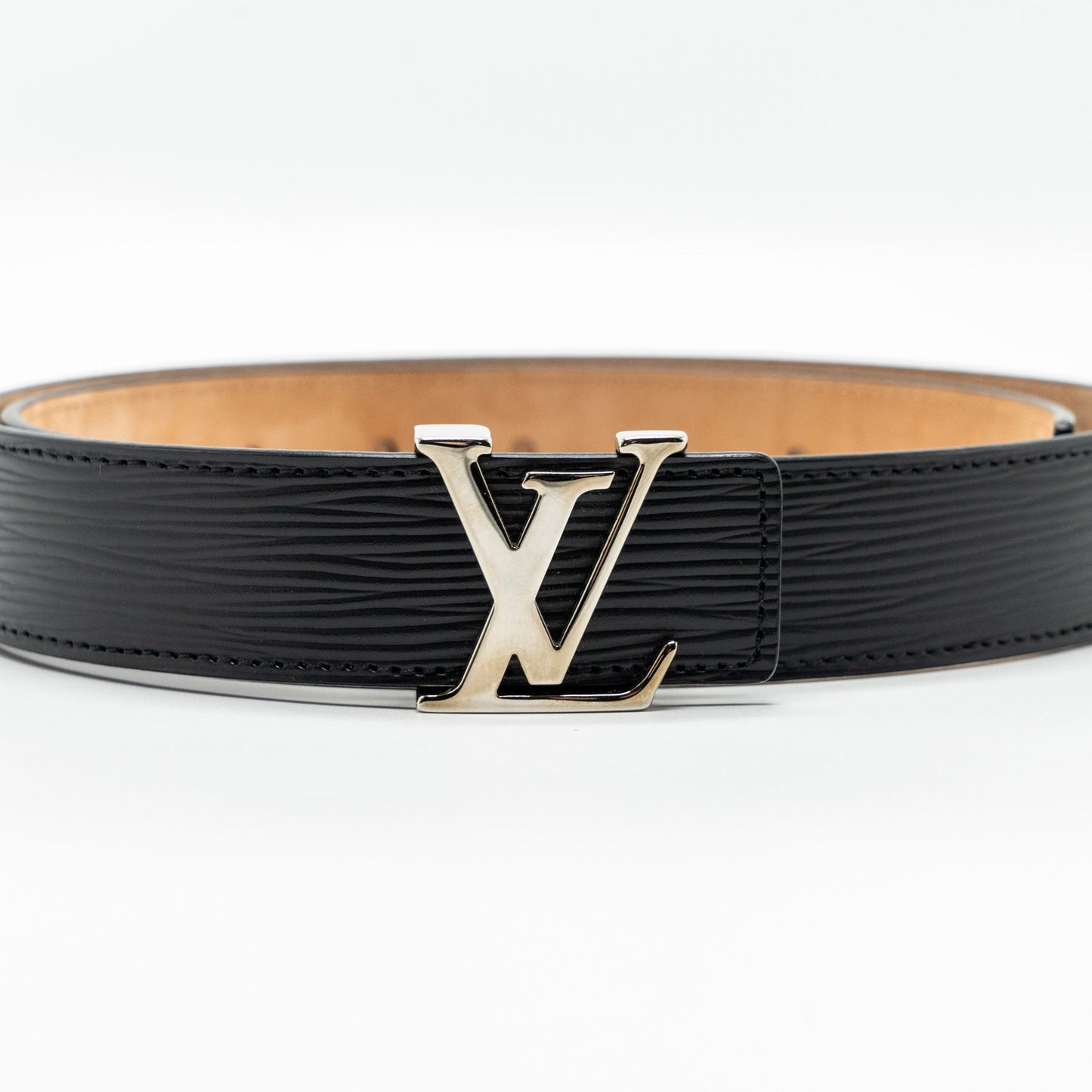 Louis Vuitton size 80 initials 30mm belt epi black