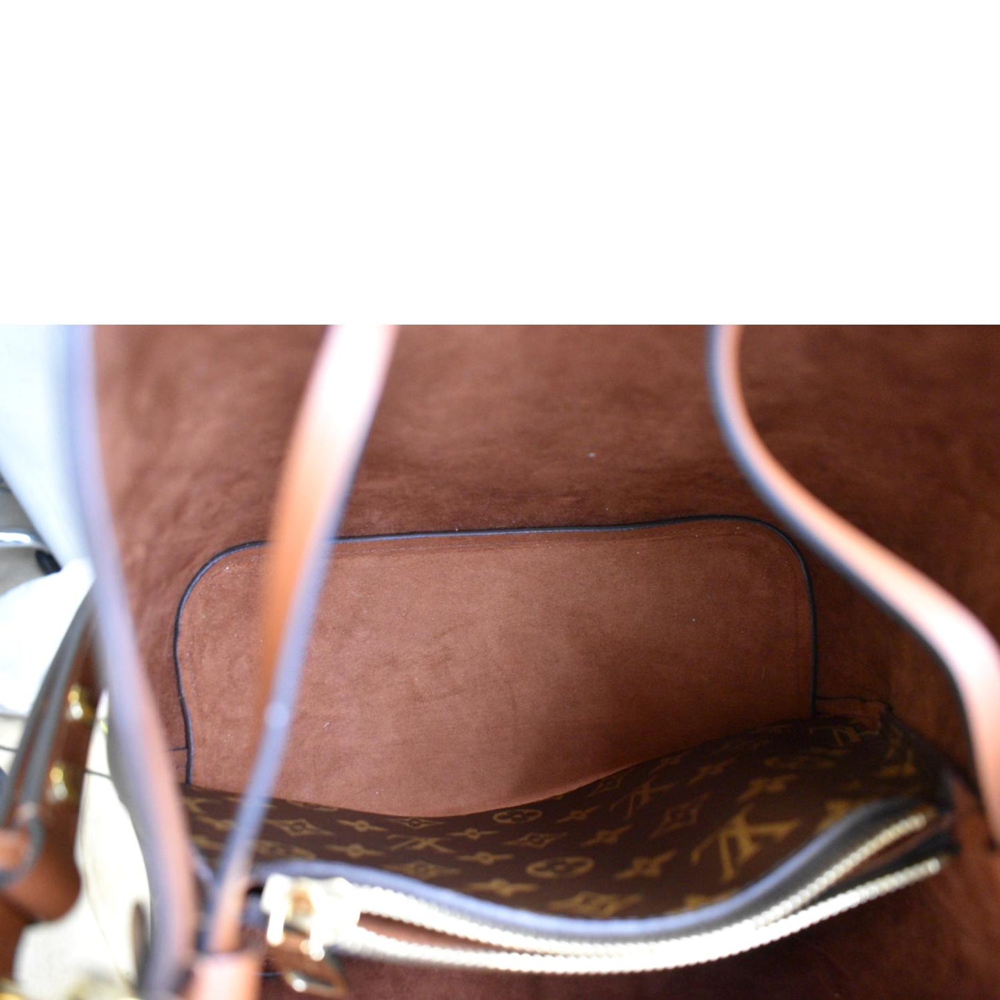 LOUIS VUITTON NeoNoe Monogram Canvas Crossbody Bag Caramel