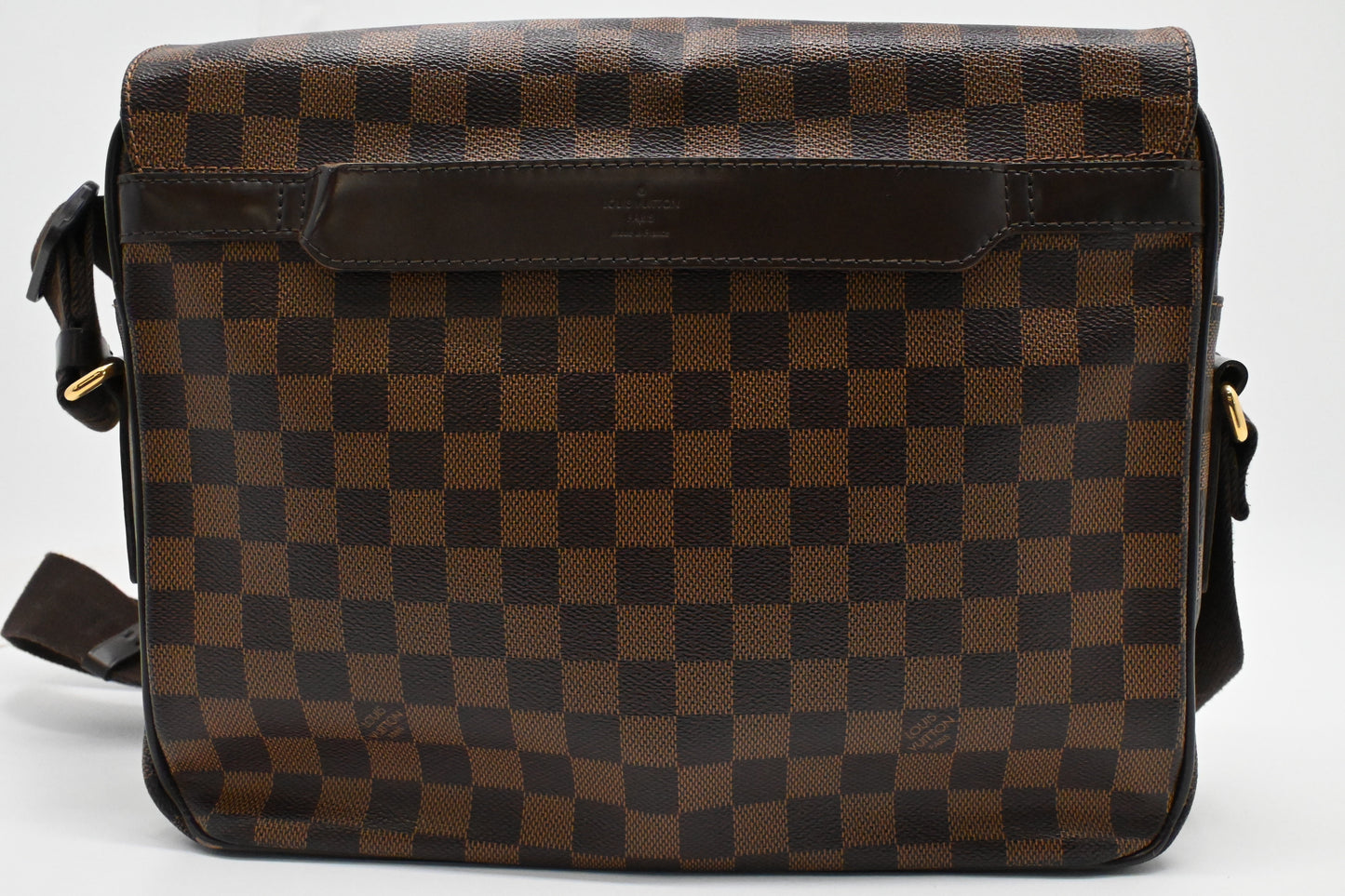 Louis Vuitton Shelton MM in Damier Ebene Canvas