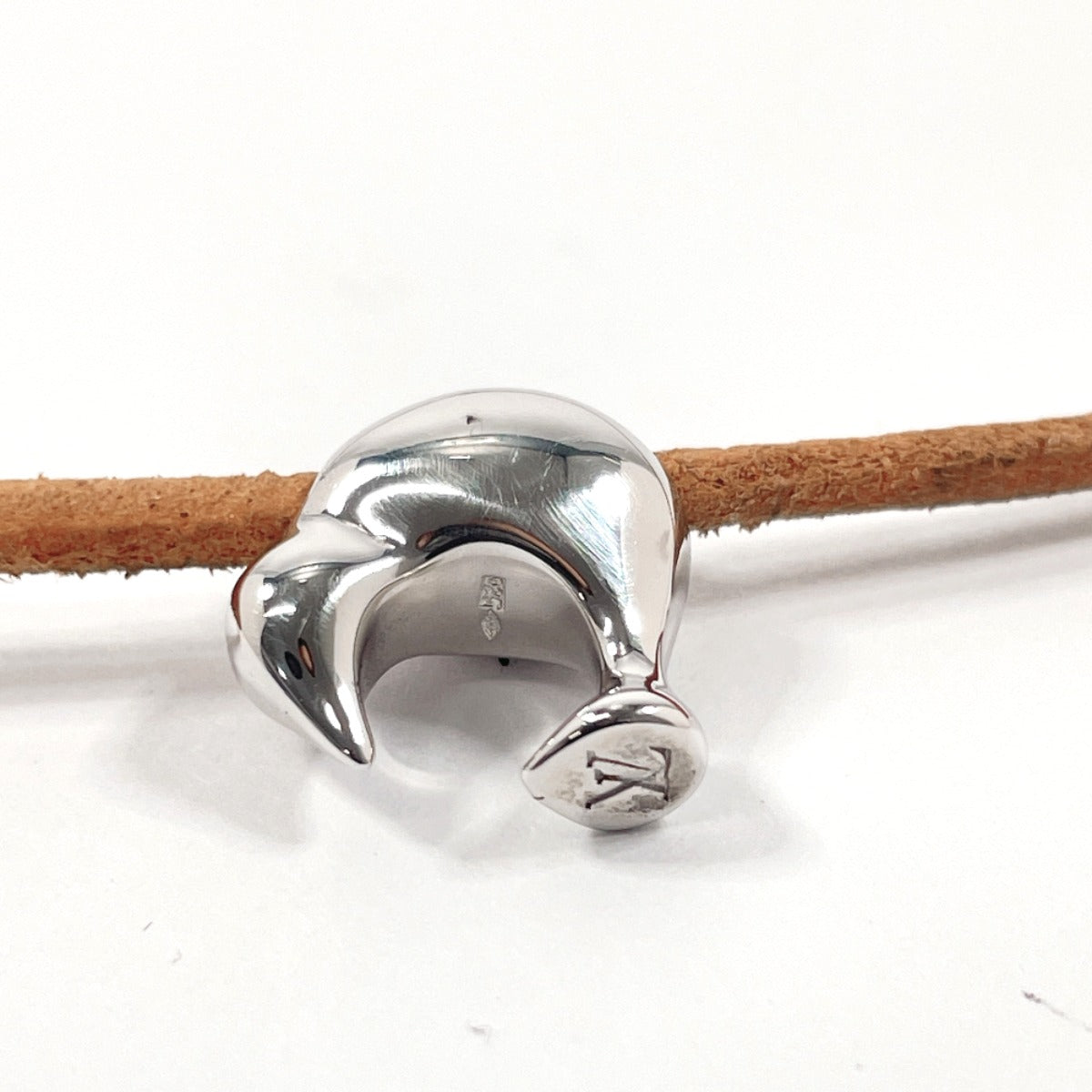 LOUIS VUITTON Necklace Silver925 , Leather Silver Louis Vuitton Cup 2003 Limited Edition Kiwi