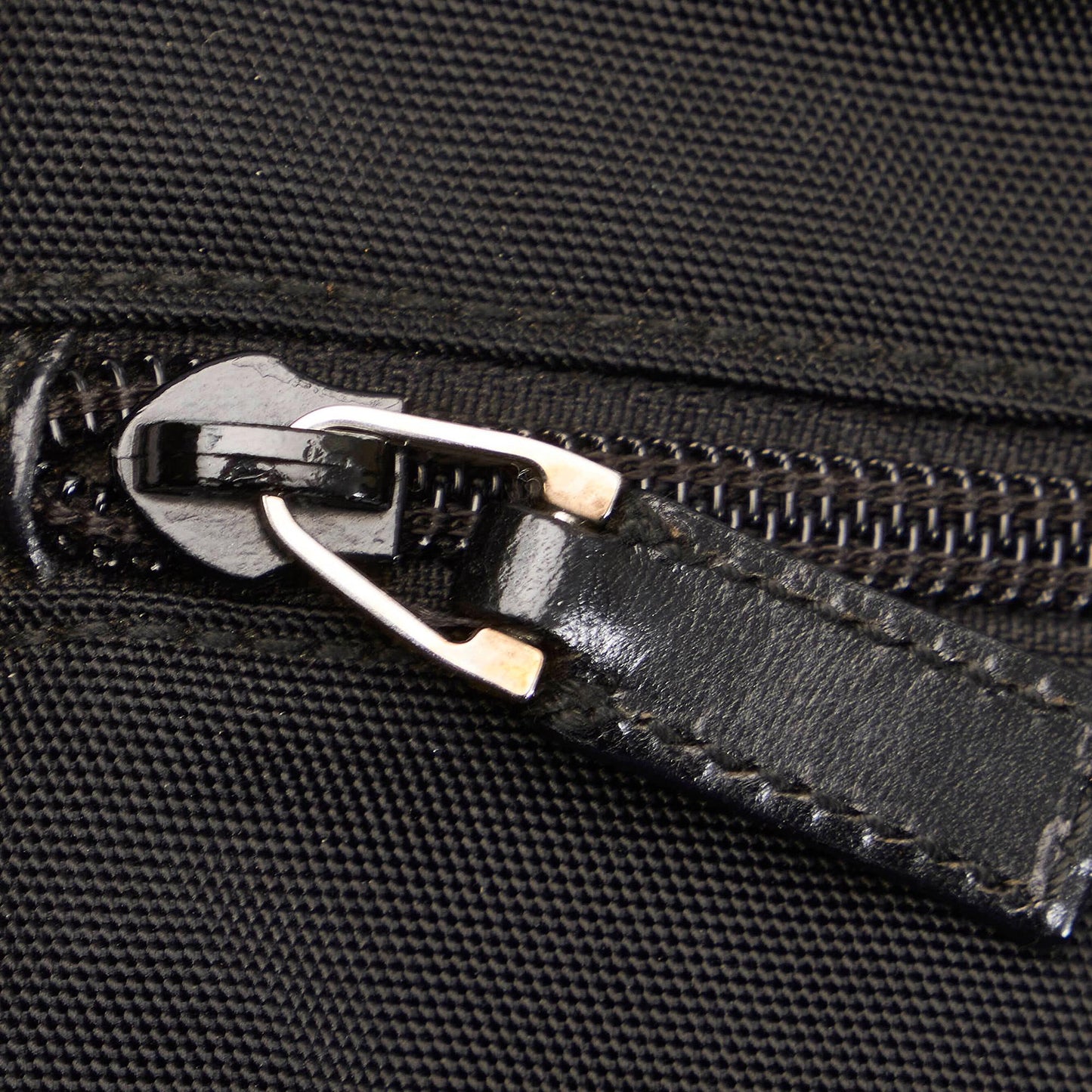 Gucci Nylon Pouch (SHG-29122)