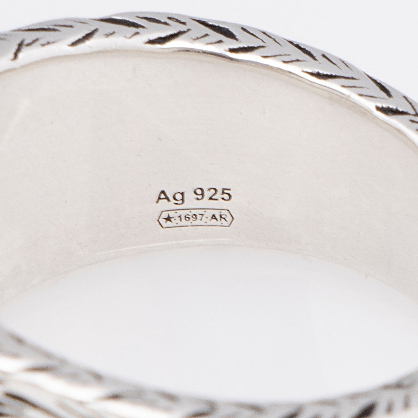 Gucci Sterling Silver Engraved Heart Ring - Size 8