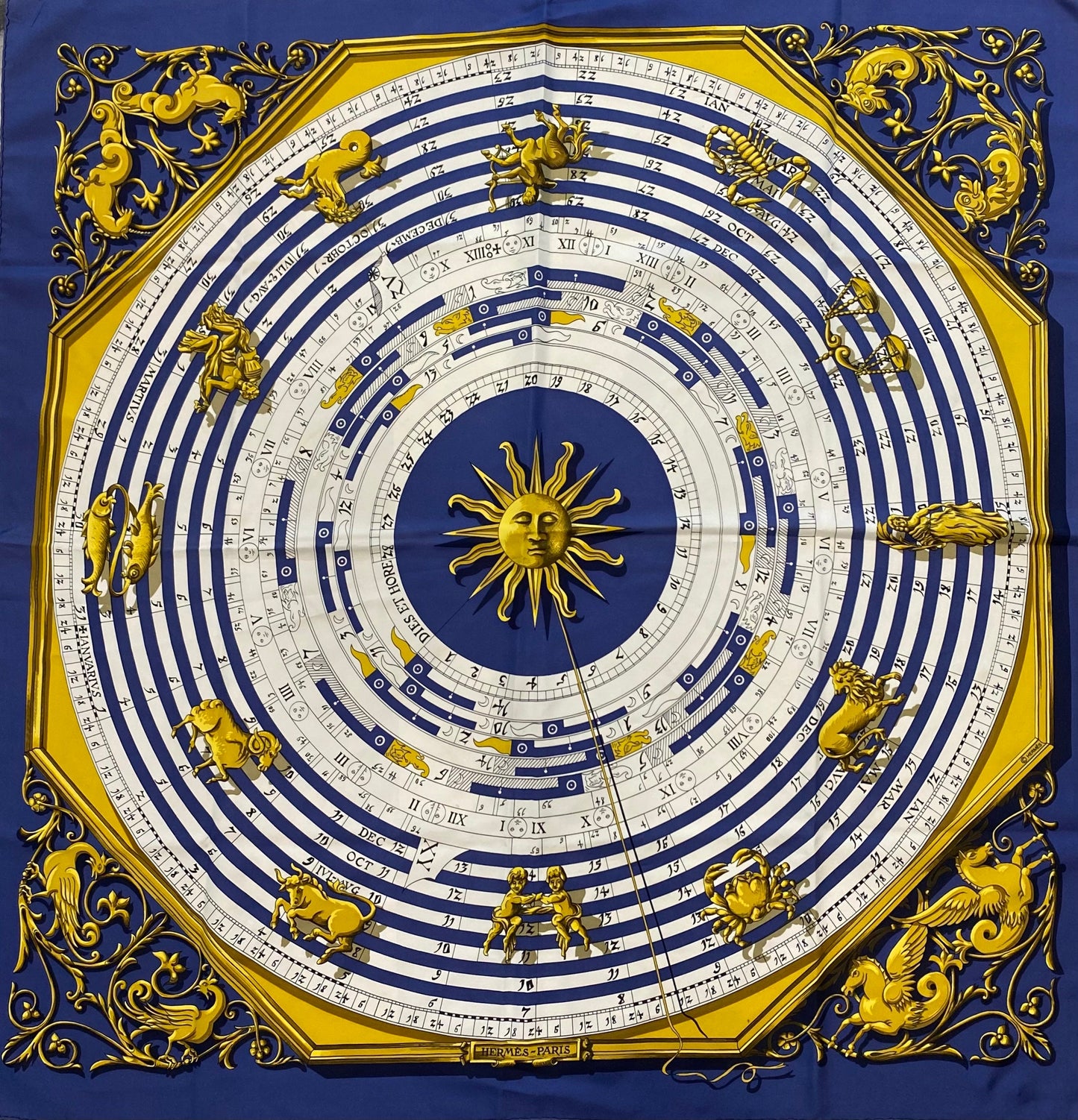 HERMÈS ASTROLOGIE DIES ET HORE SILK SCARF