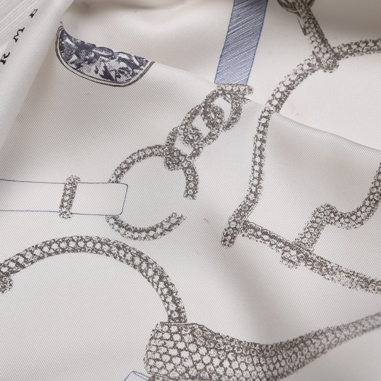 HERMÈS ETUDE POUR UNE PARURE DE GALA SILK SCARF
