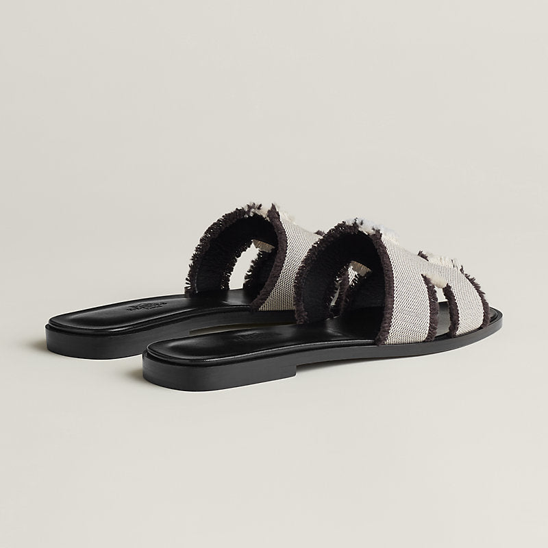 HERMÈS ORAN SANDALS IN PRUNOIR