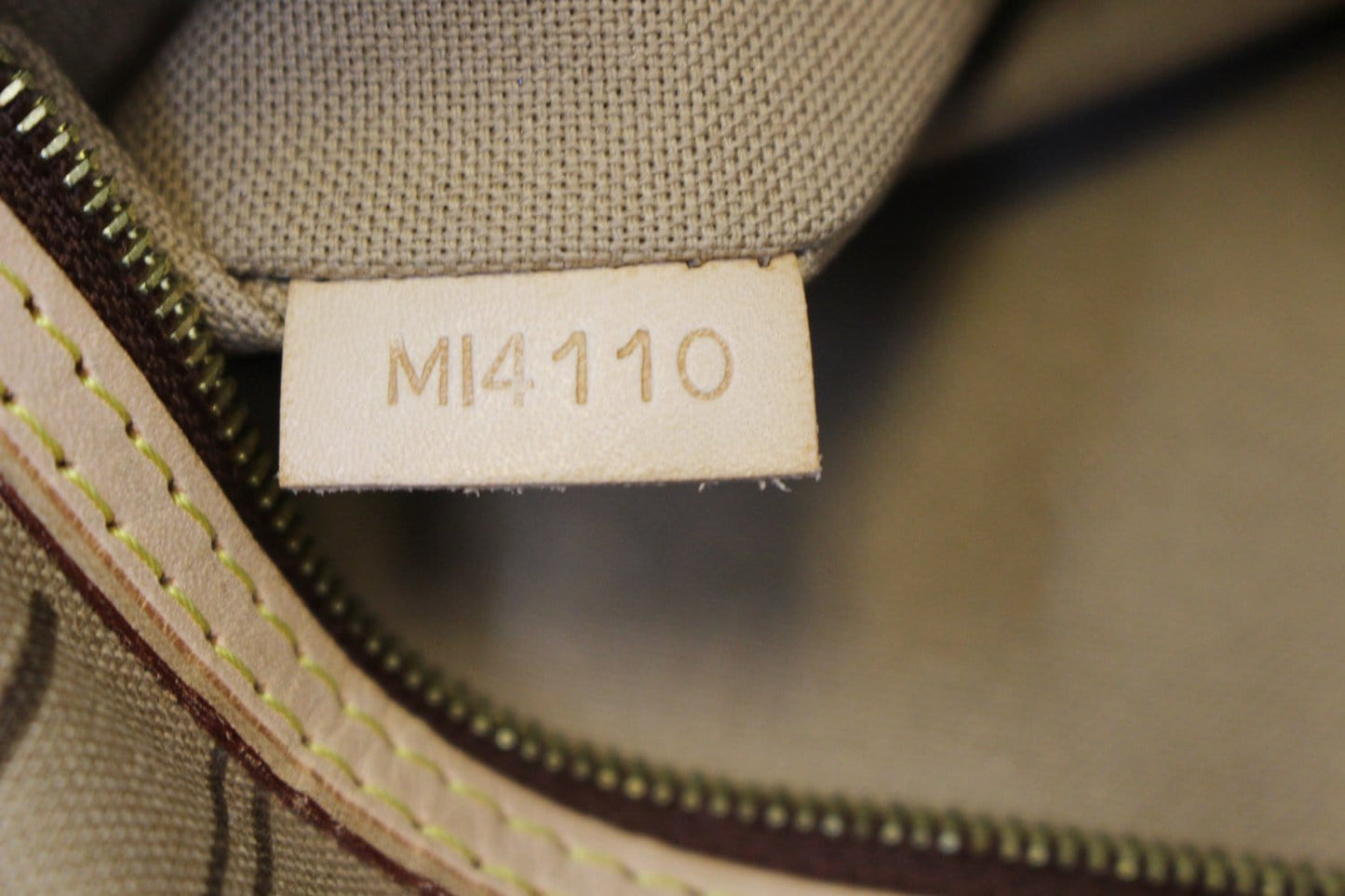 LOUIS VUITTON Monogram Canvas Delightful GM Shoulder Bag