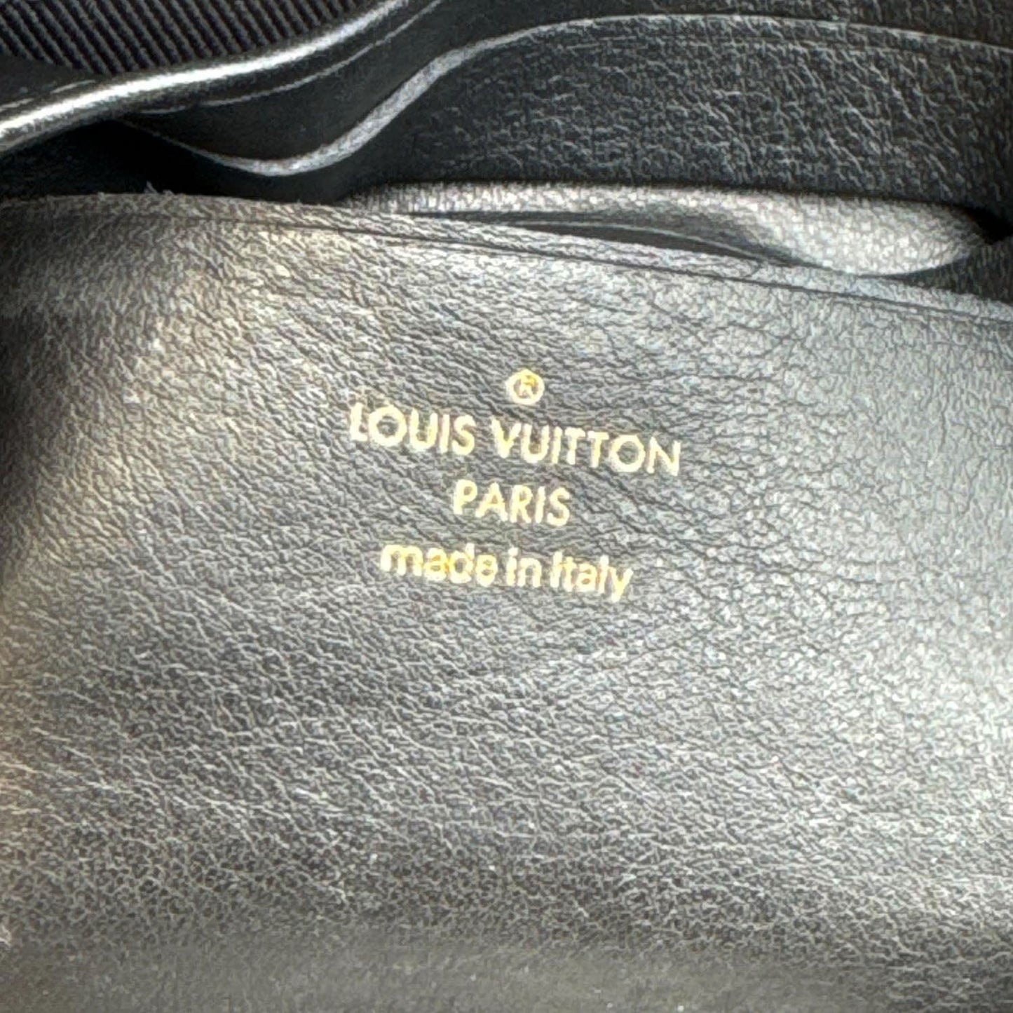 LOUIS VUITTON Calfskin Bubblegram Leather Wallet on Strap Bag Black