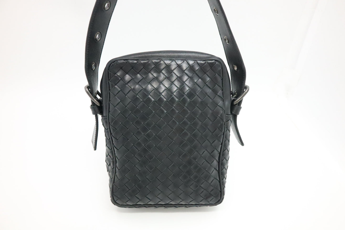 Bottega Veneta Shoulder Bag in Black Intrecciato Leather