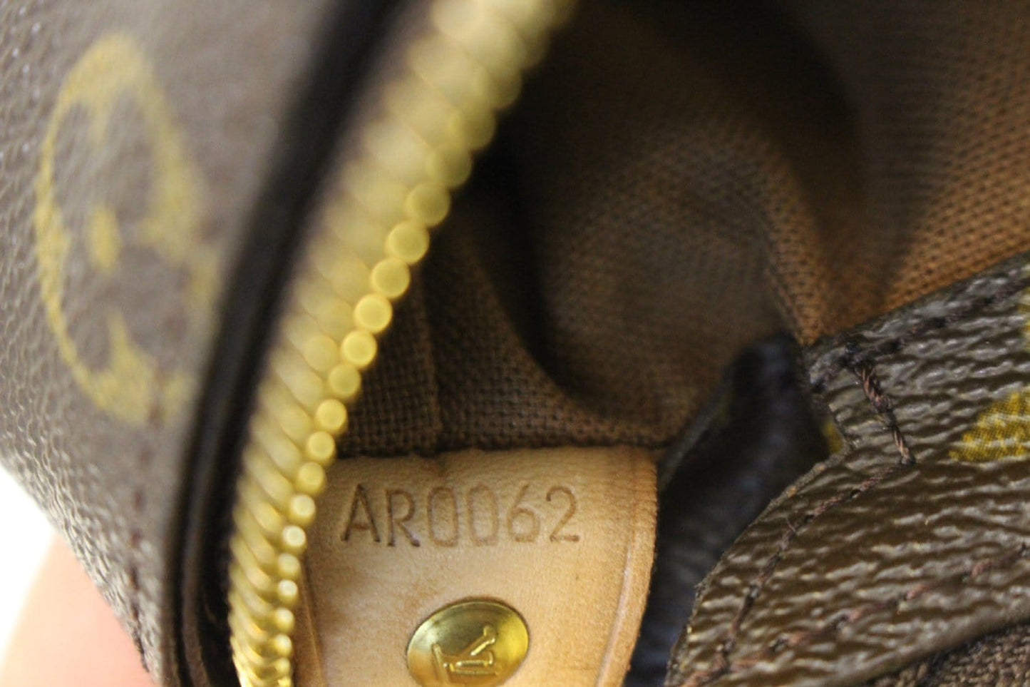 LOUIS VUITTON Monogram Canvas Cabas Mezzo Tote Bag