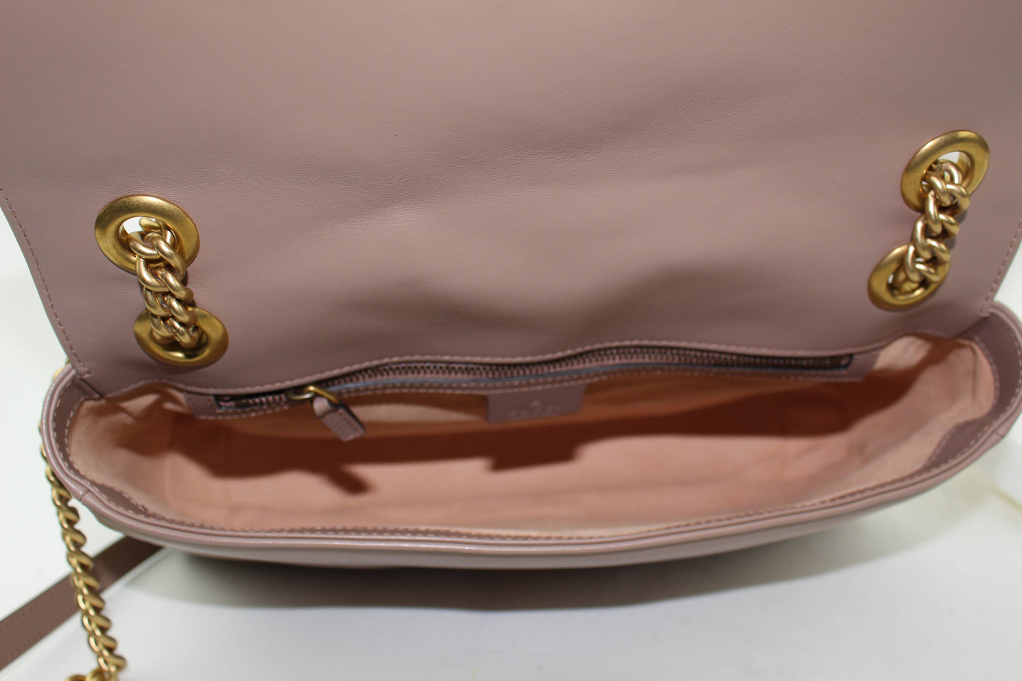 GUCCI GG MARMONT MEDIUM MATELASSÉ SHOULDER BAG