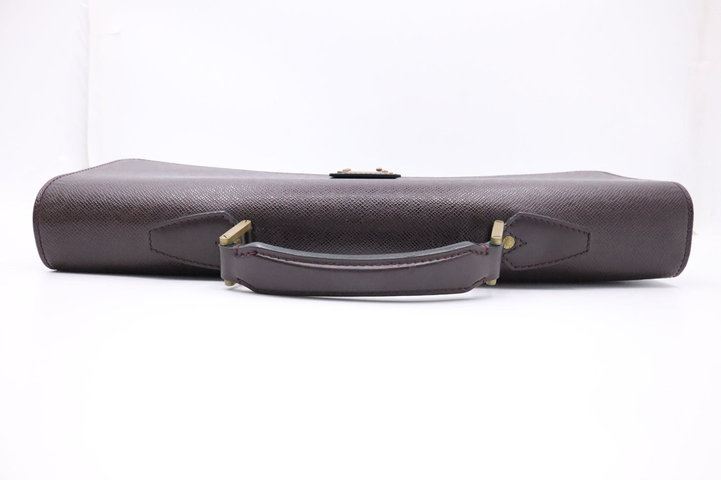 Louis Vuitton Serviette Moskova in Purple Taiga Leather