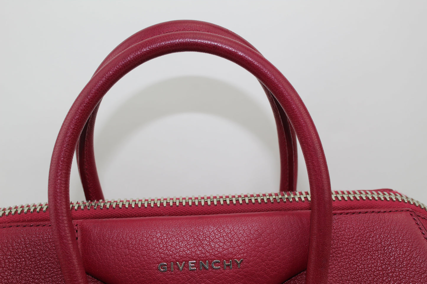 GIVENCHY MEDIUM ANTIGONA BAG