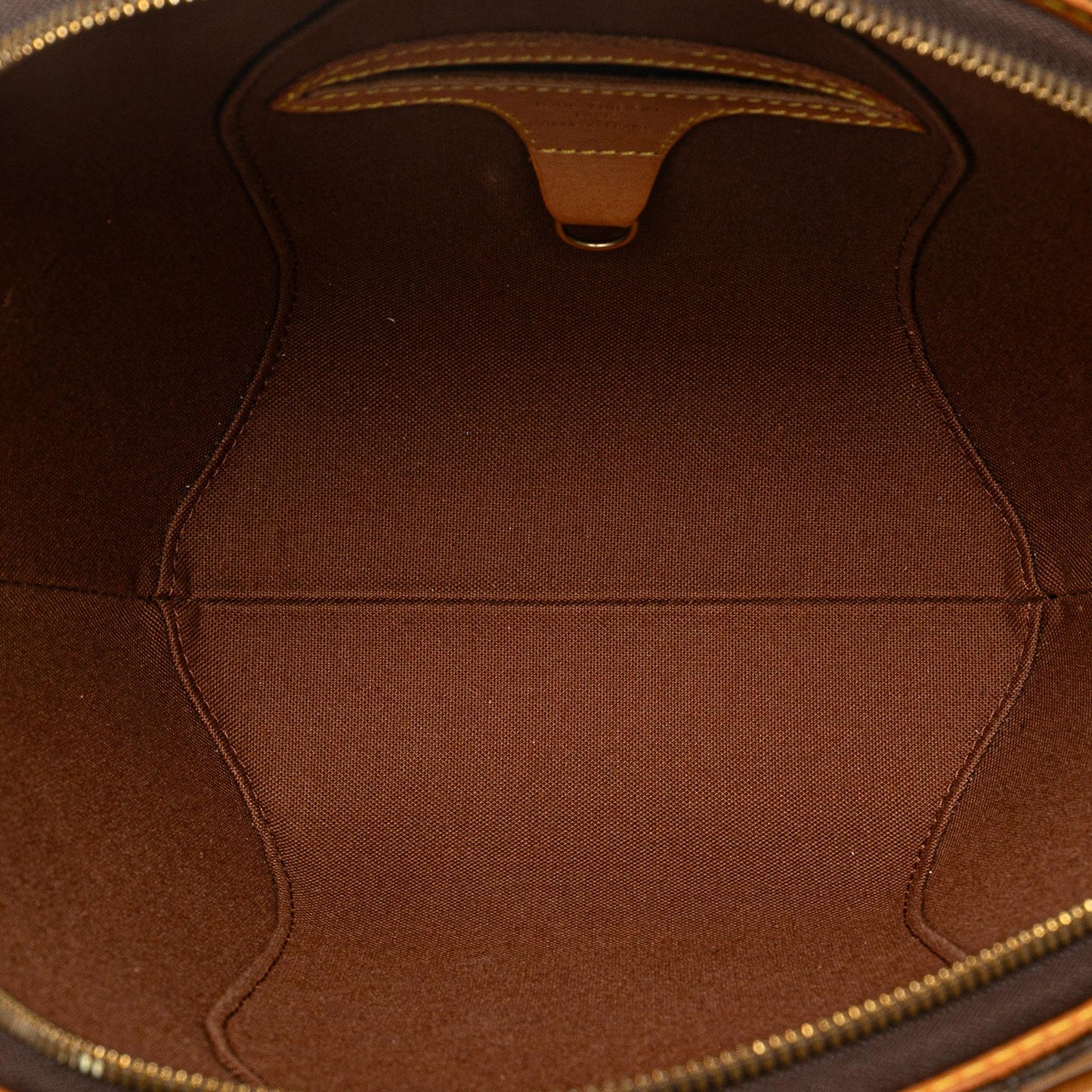 Louis Vuitton Monogram Ellipse PM (SHG-D5YUUe)