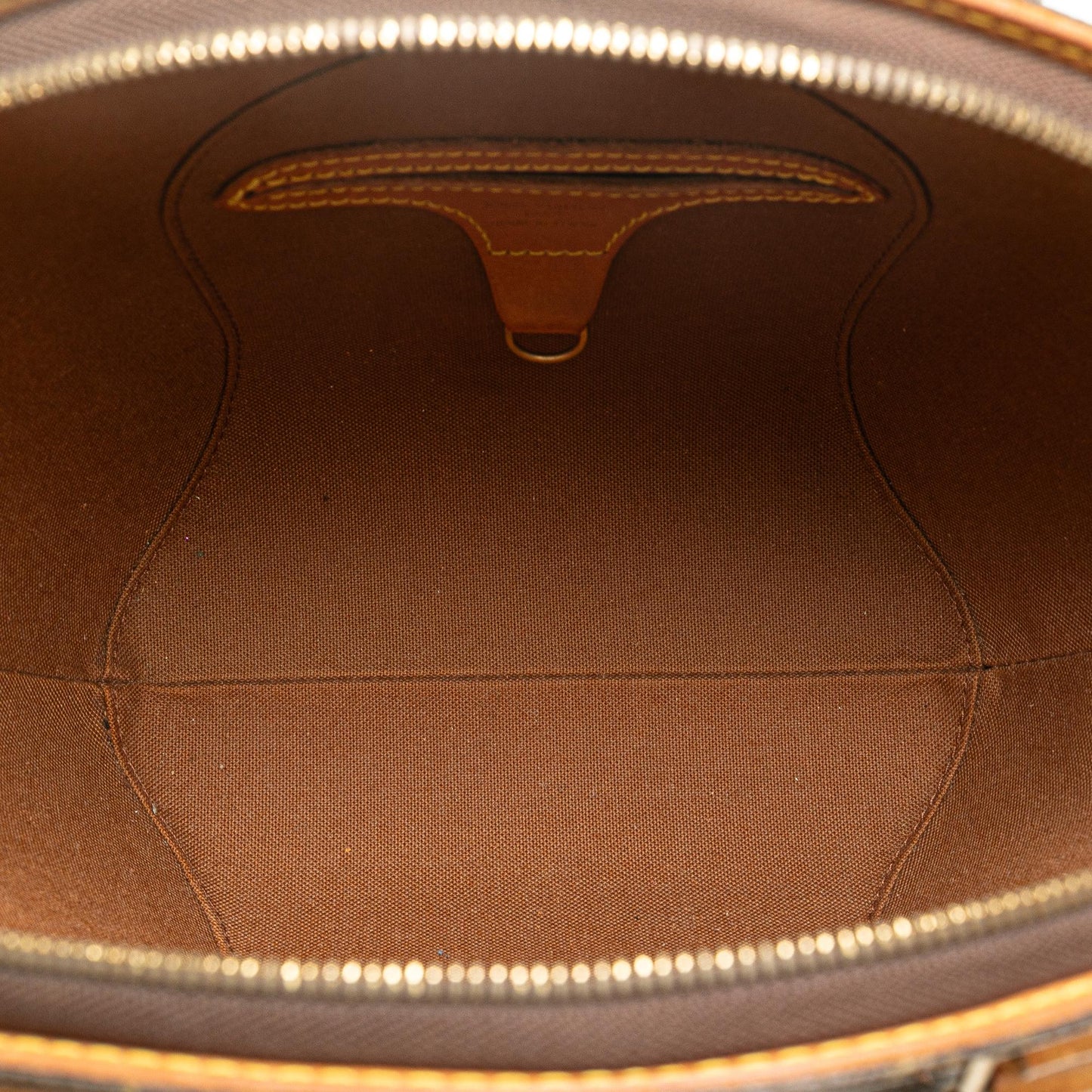 Louis Vuitton Monogram Ellipse PM (SHG-f9aXmf)