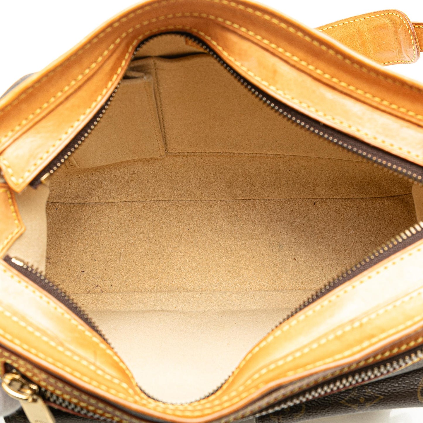 Louis Vuitton Monogram Hudson GM (SHG-7oOF3v)