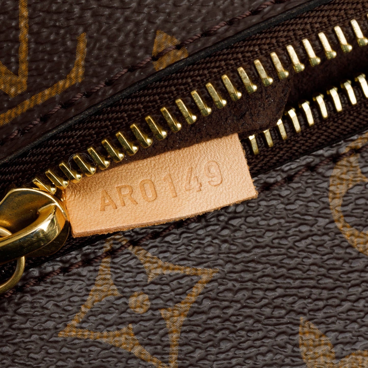 Louis Vuitton Monogram Pochette Metis