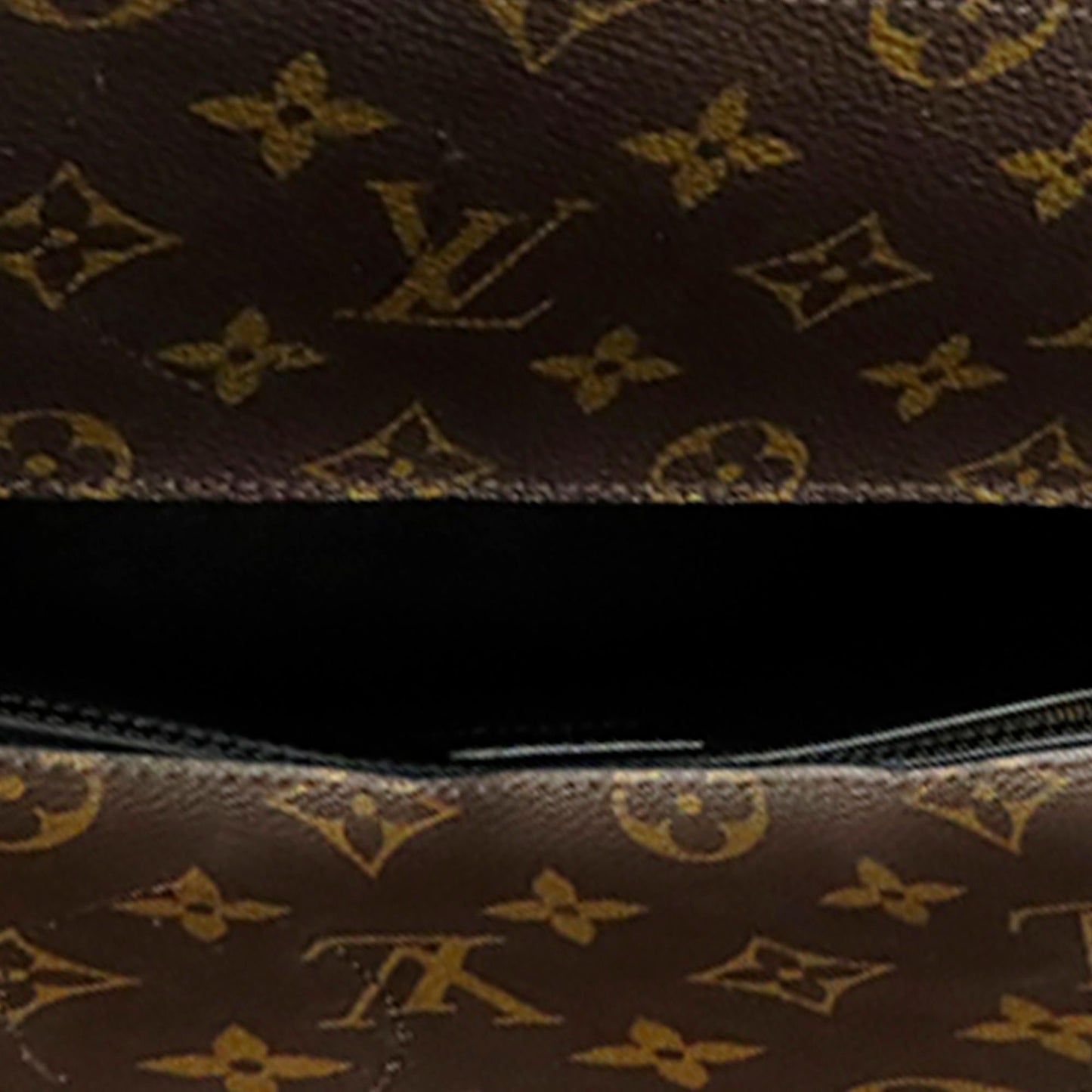 Louis Vuitton Monogram Tressage (SHG-tATnjS)