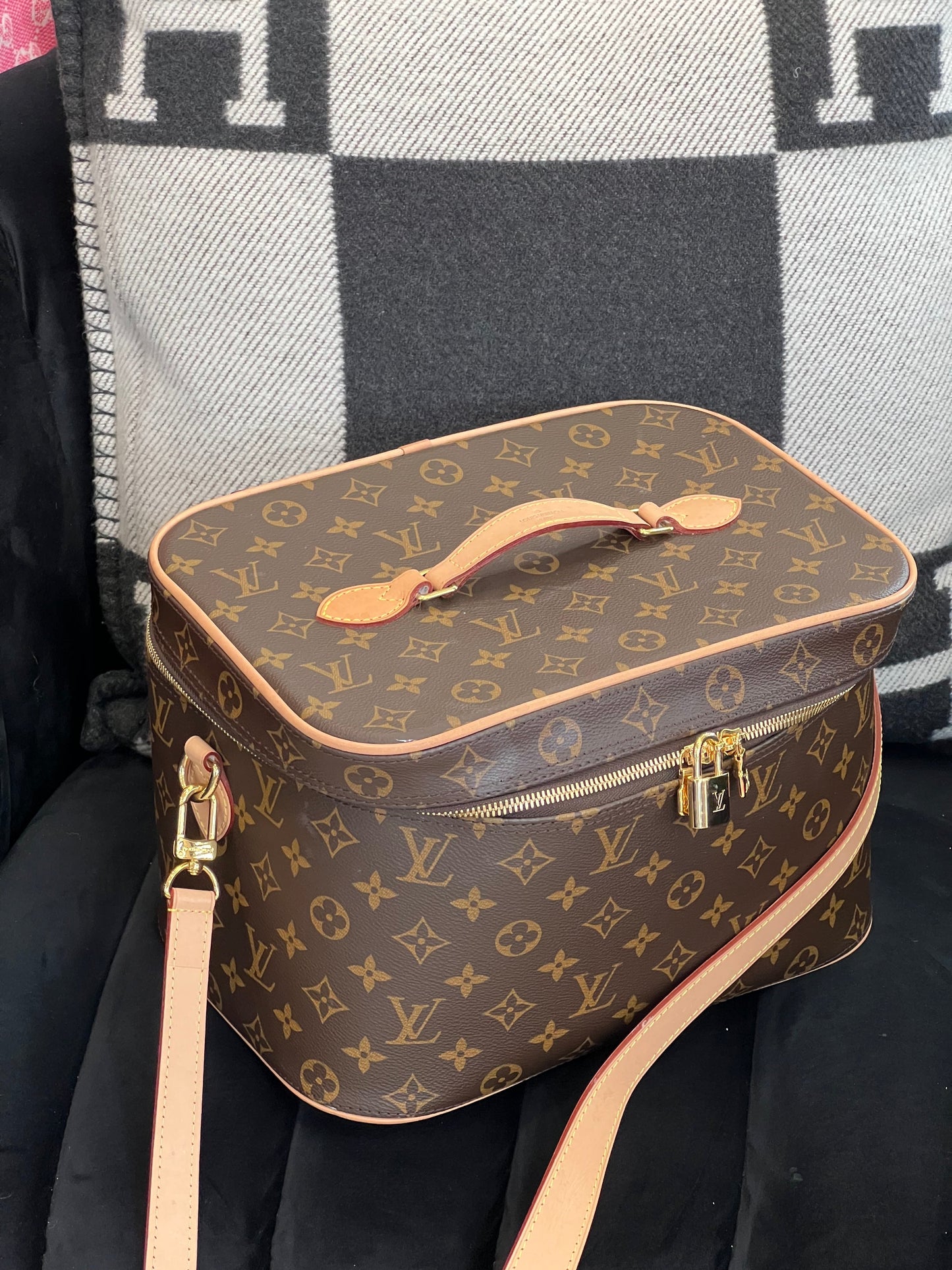 LOUIS VUITTON MONOGRAM NICE VANITY CASE