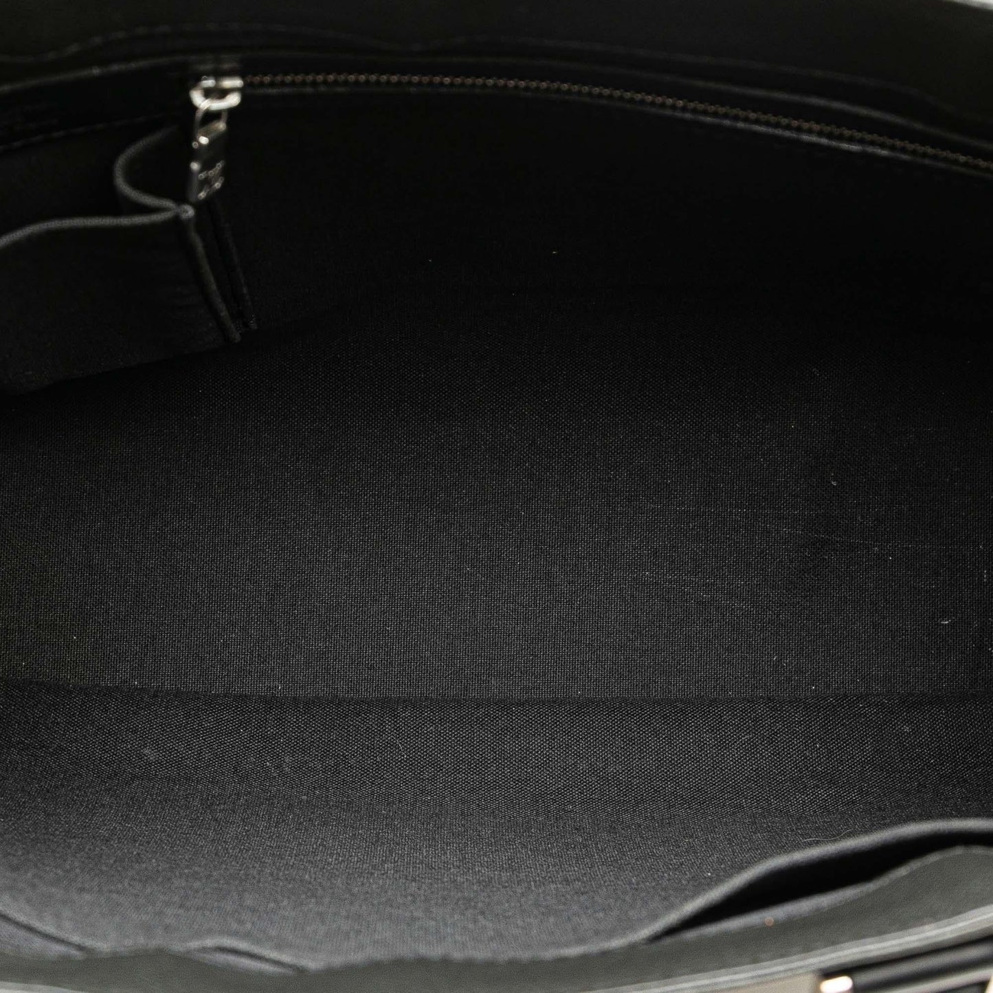 Louis Vuitton Taiga Kasbek PM