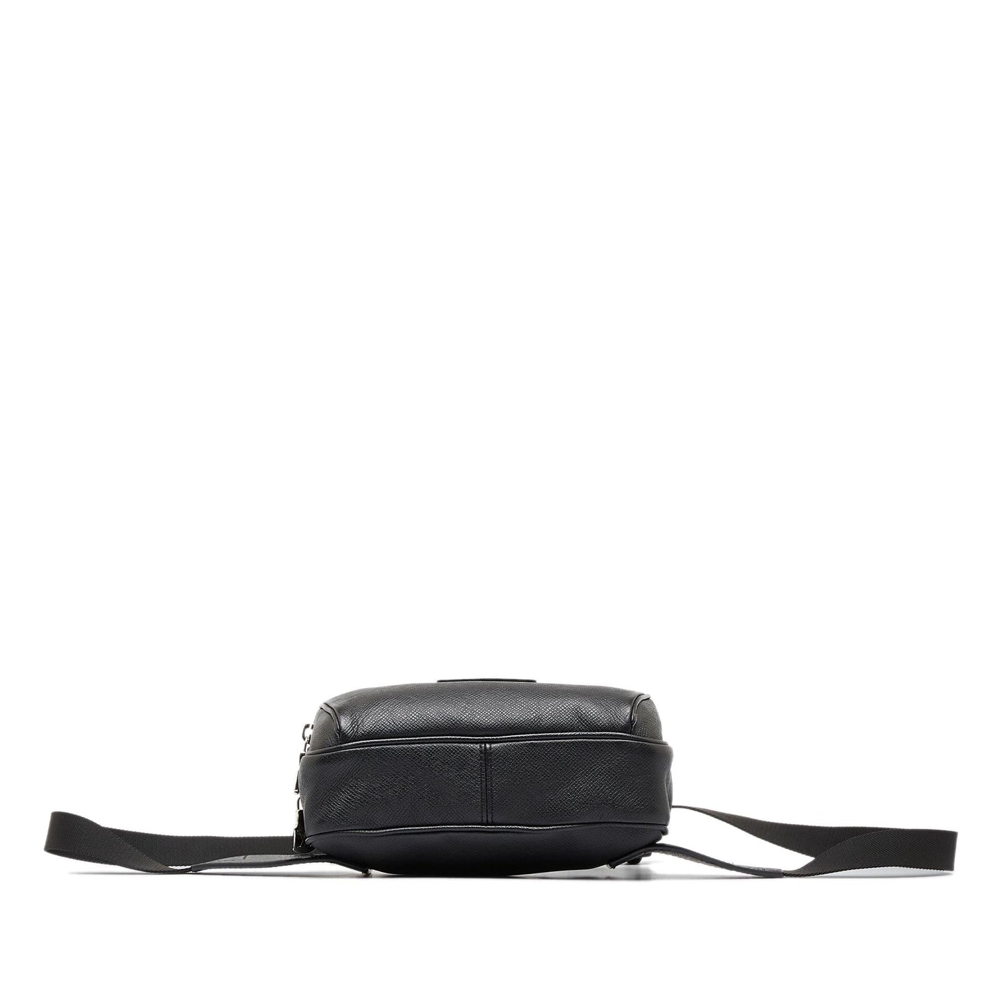Louis Vuitton Taiga Outdoor Messenger (SHG-KGIqgl)