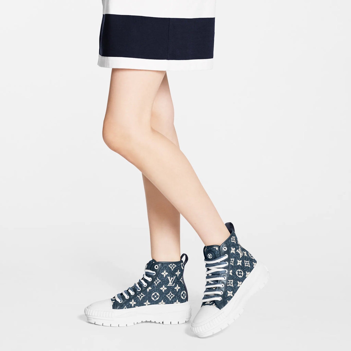LOUIS VUITTON LV SQUAD SNEAKERS