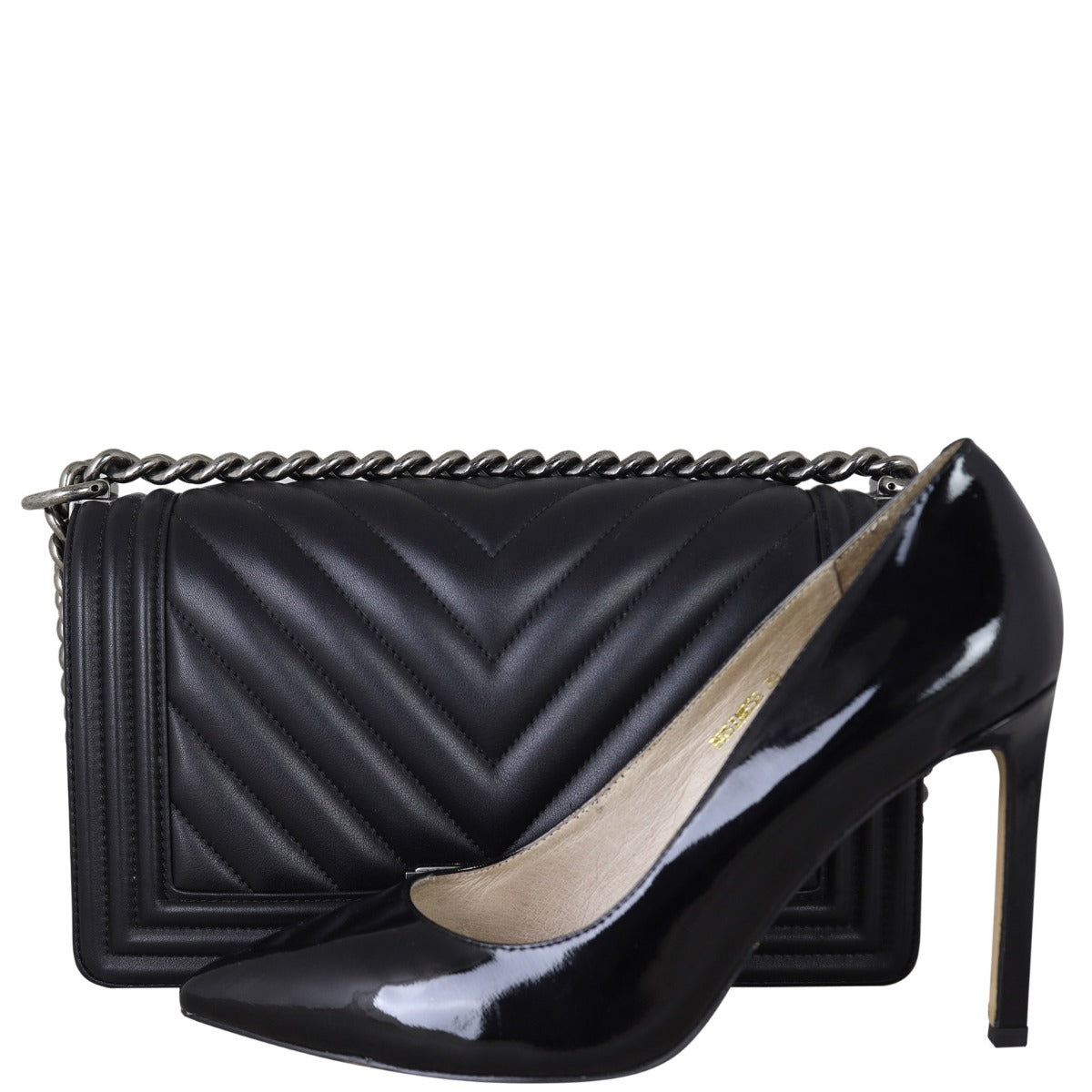 Chanel Boy Old Medium Chevron | 22 Series